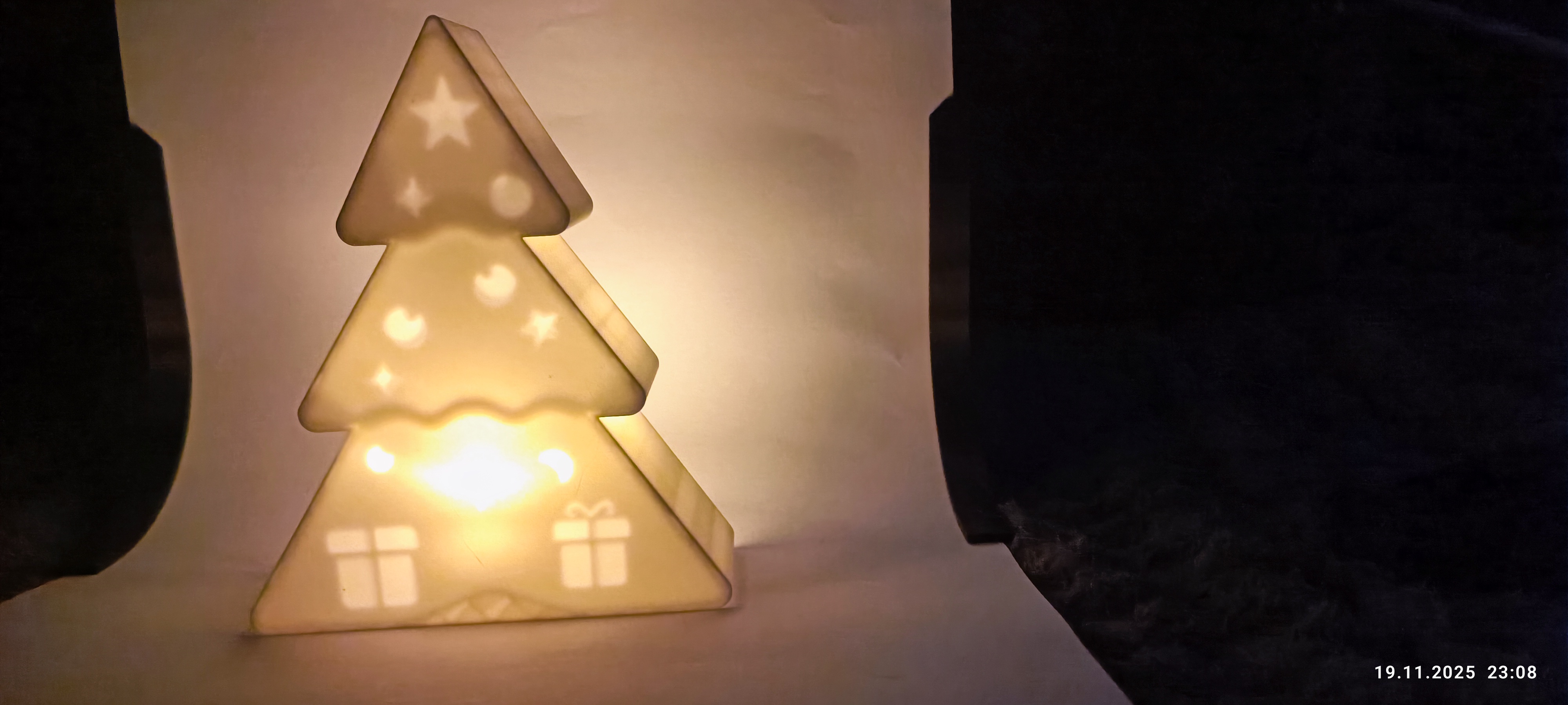 Cozy Glow Christmas Tree Decor