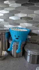 Coffee filter holder with legs