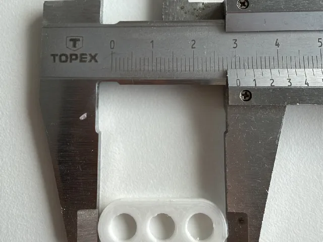 Simple lamp cable stopper