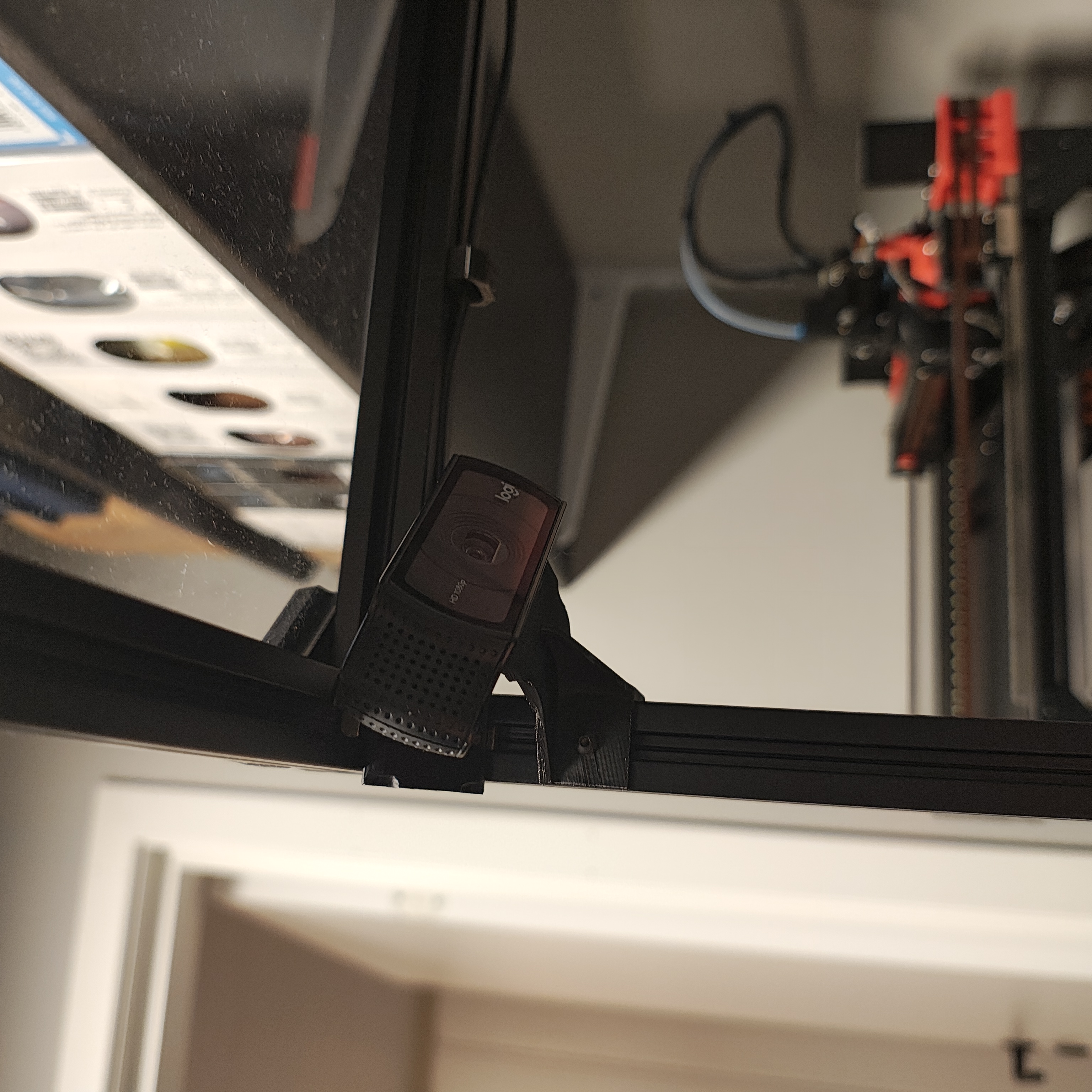 Logitech C920 corner holder for 2020