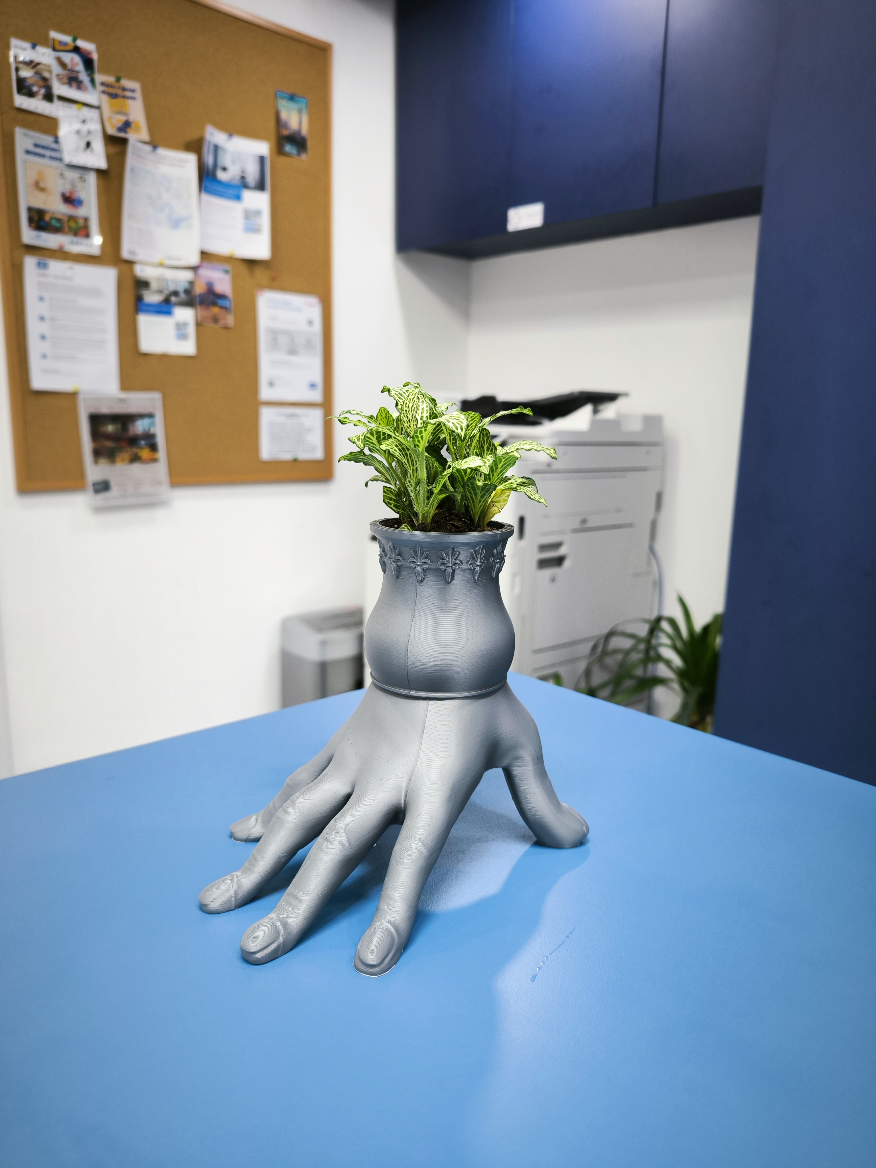 Hand potted plant - GET 300 Models on PATREON
