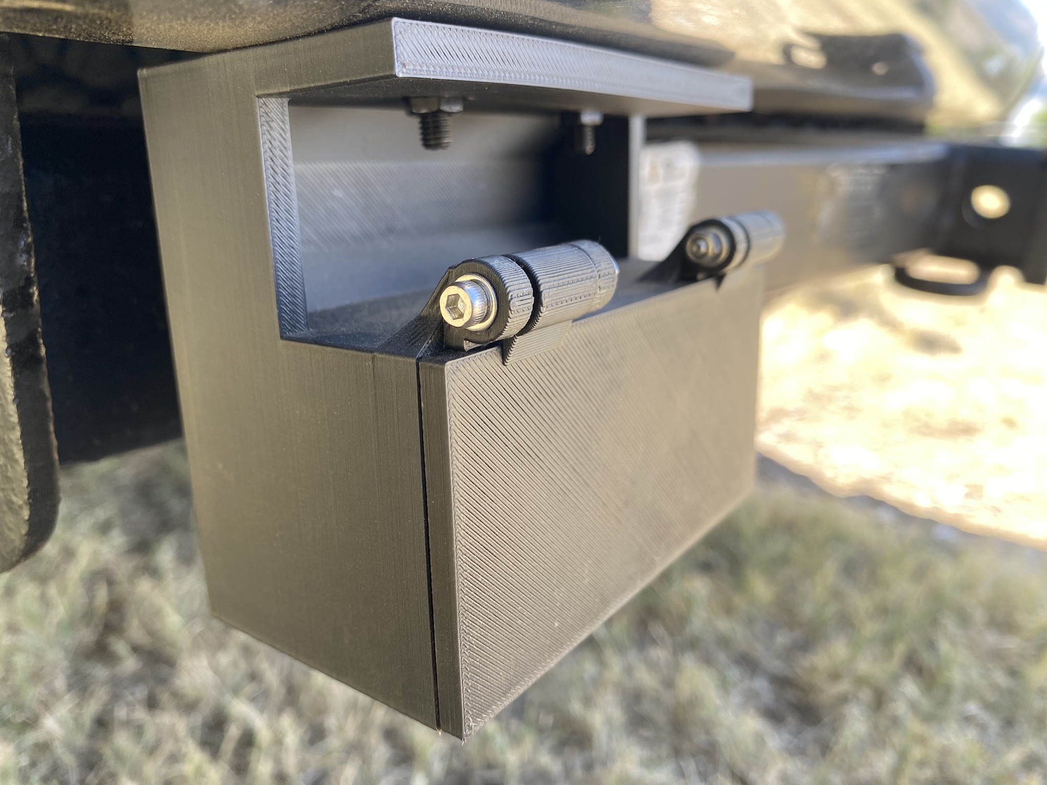 Automotive Trailer Connector/Wire Box w/ Magnetic Door