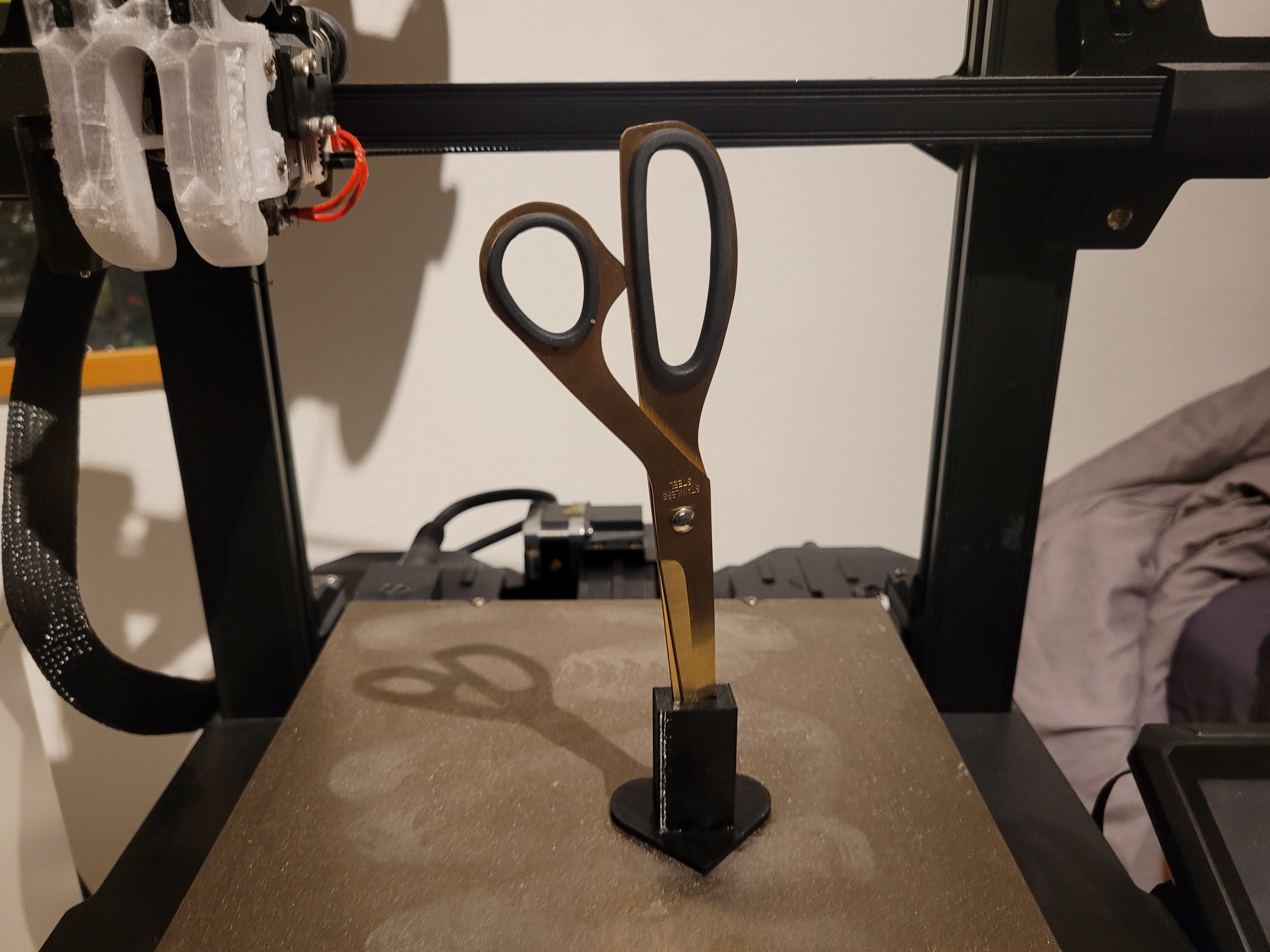 Scissor holder