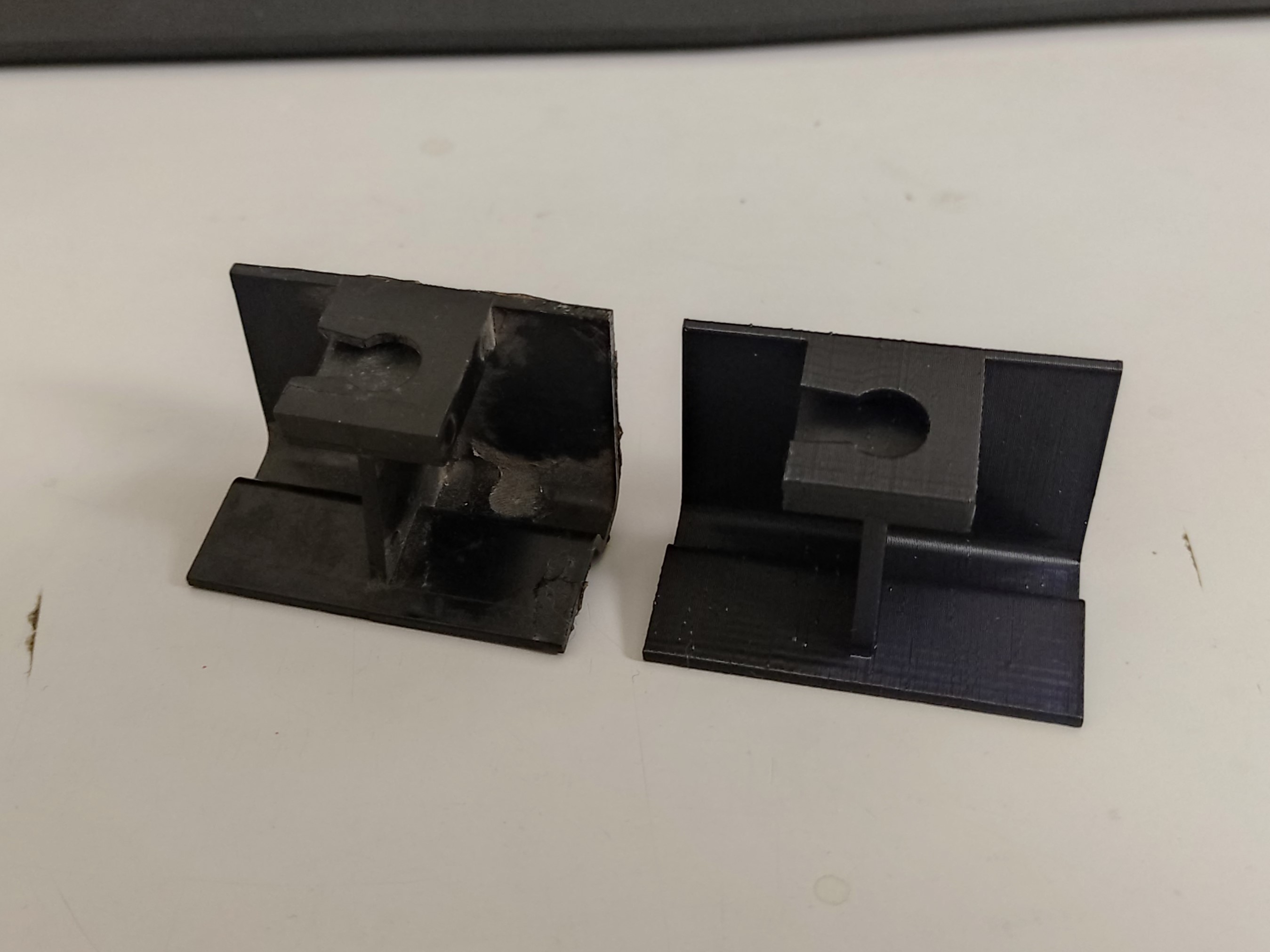 Volvo 740 door panel mounting part