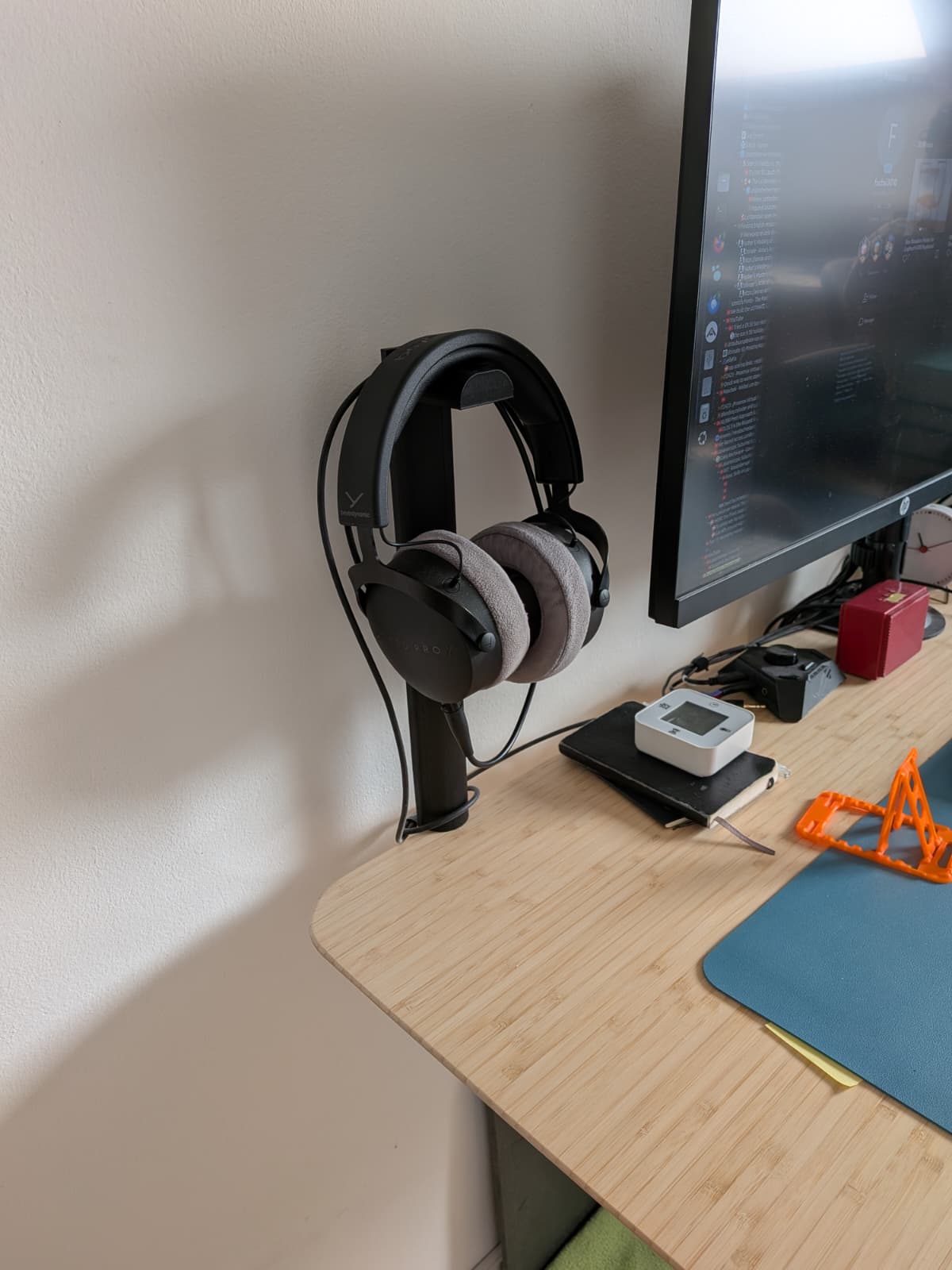 Desk-Mounted Headphone Stand for Ikea Anfallare