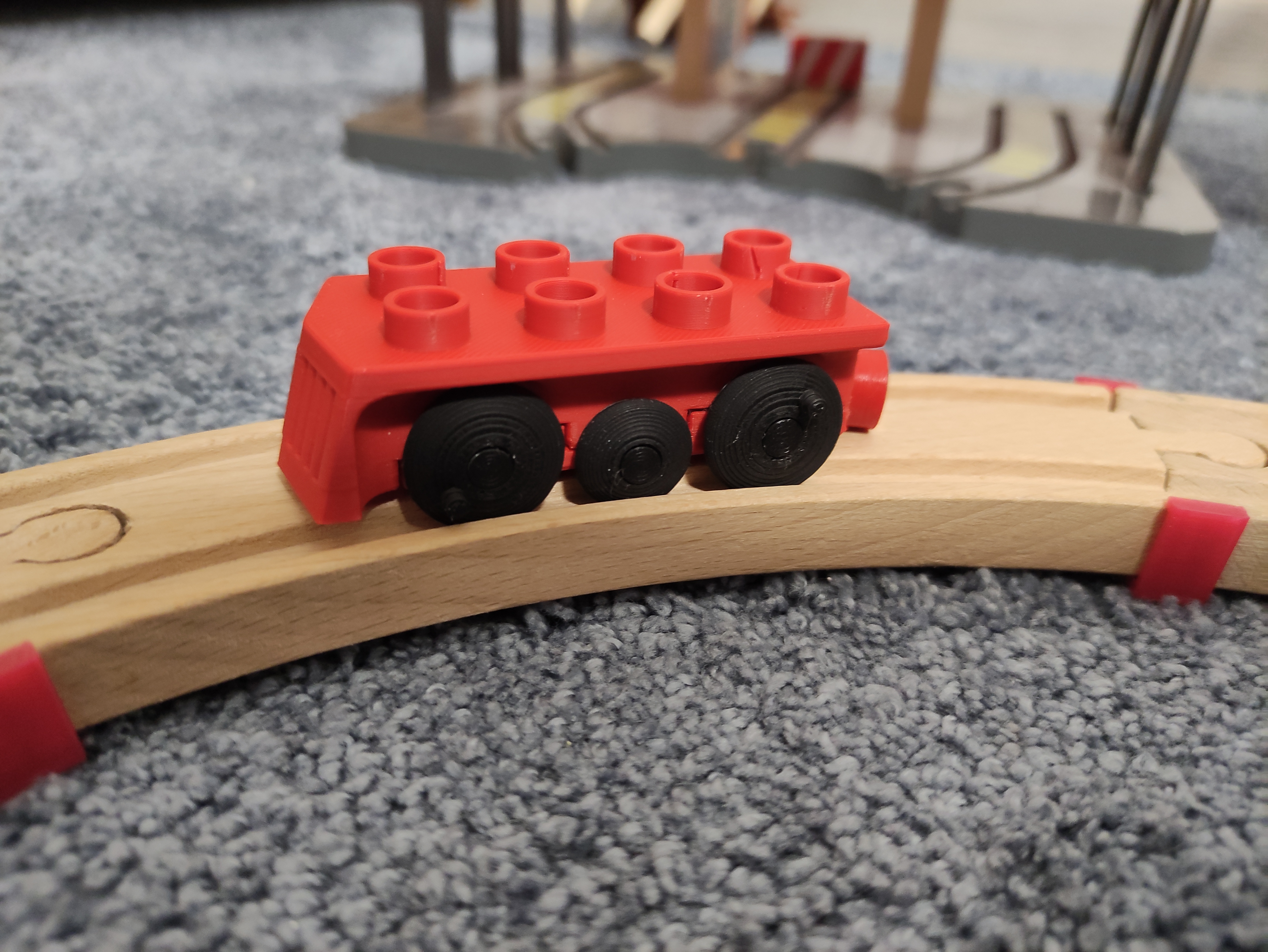 Duplo wood train base — miniatura 2