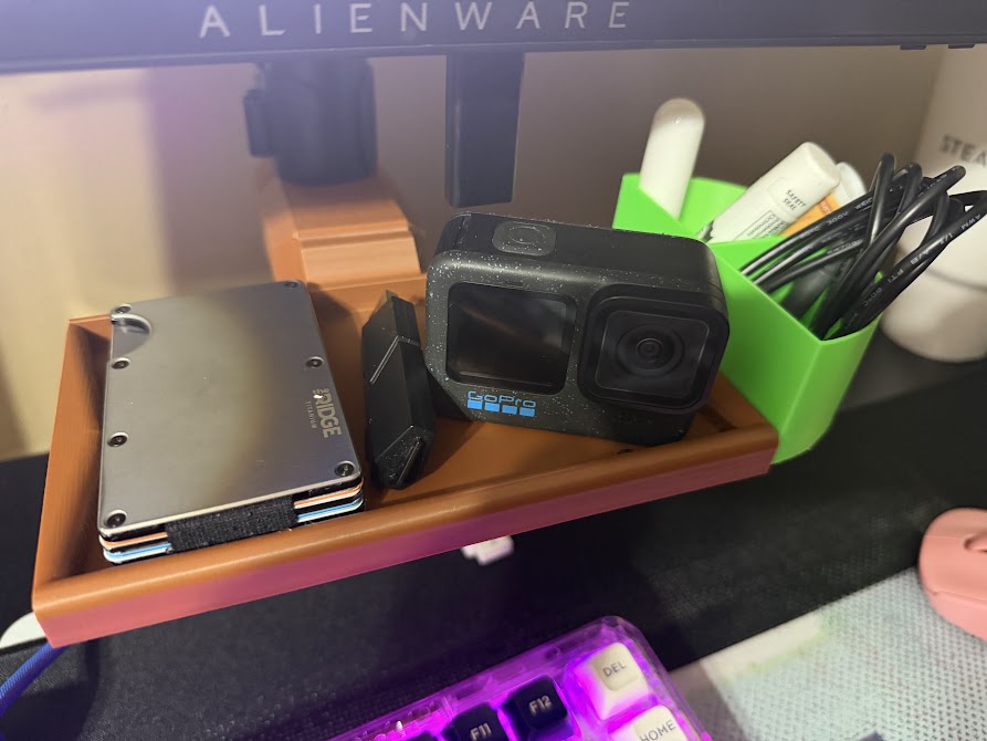 Monitor shelf V2