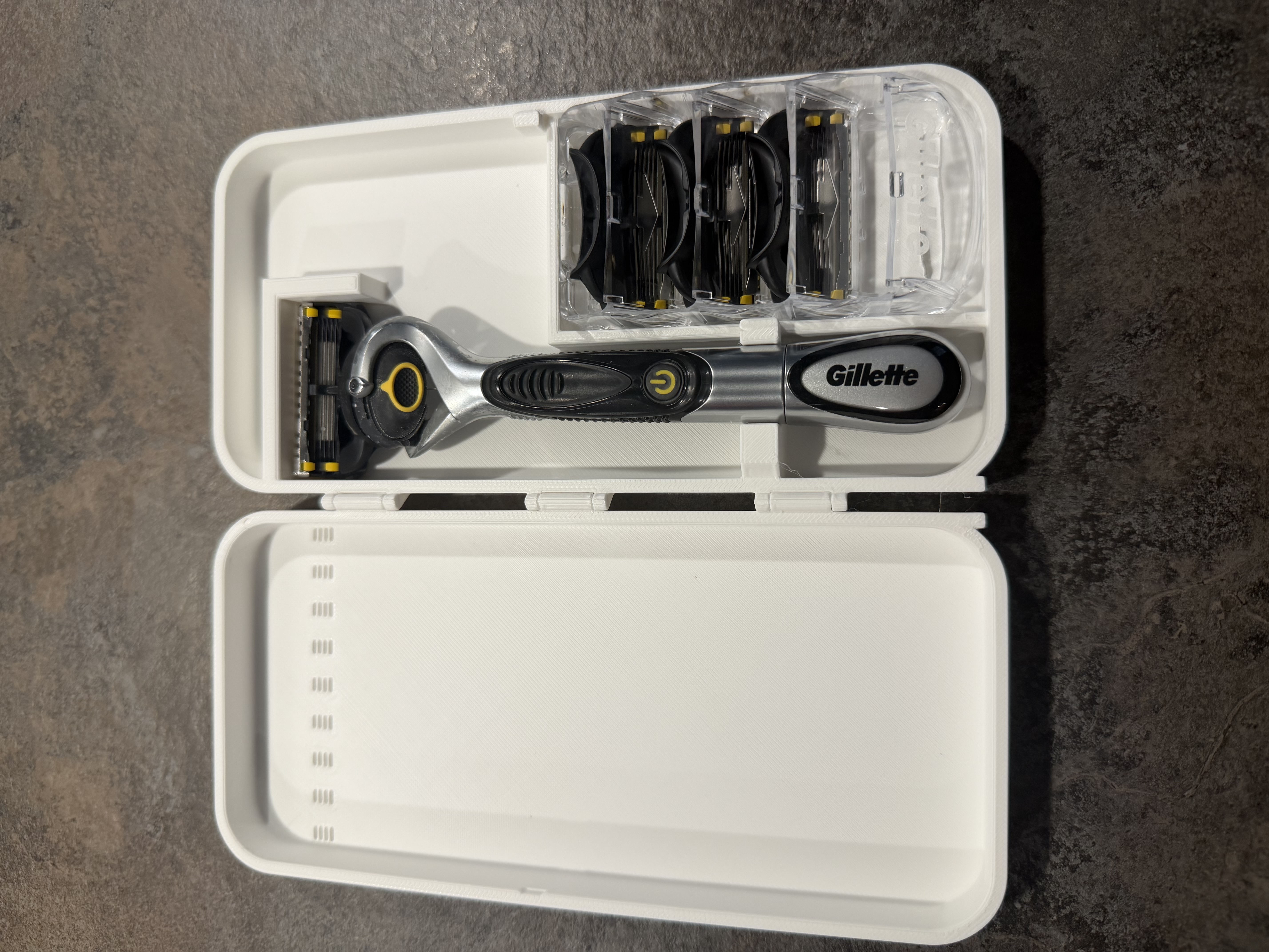 Gillette Fusion POWER Razor Travel Case with Blade Cartridge Storage