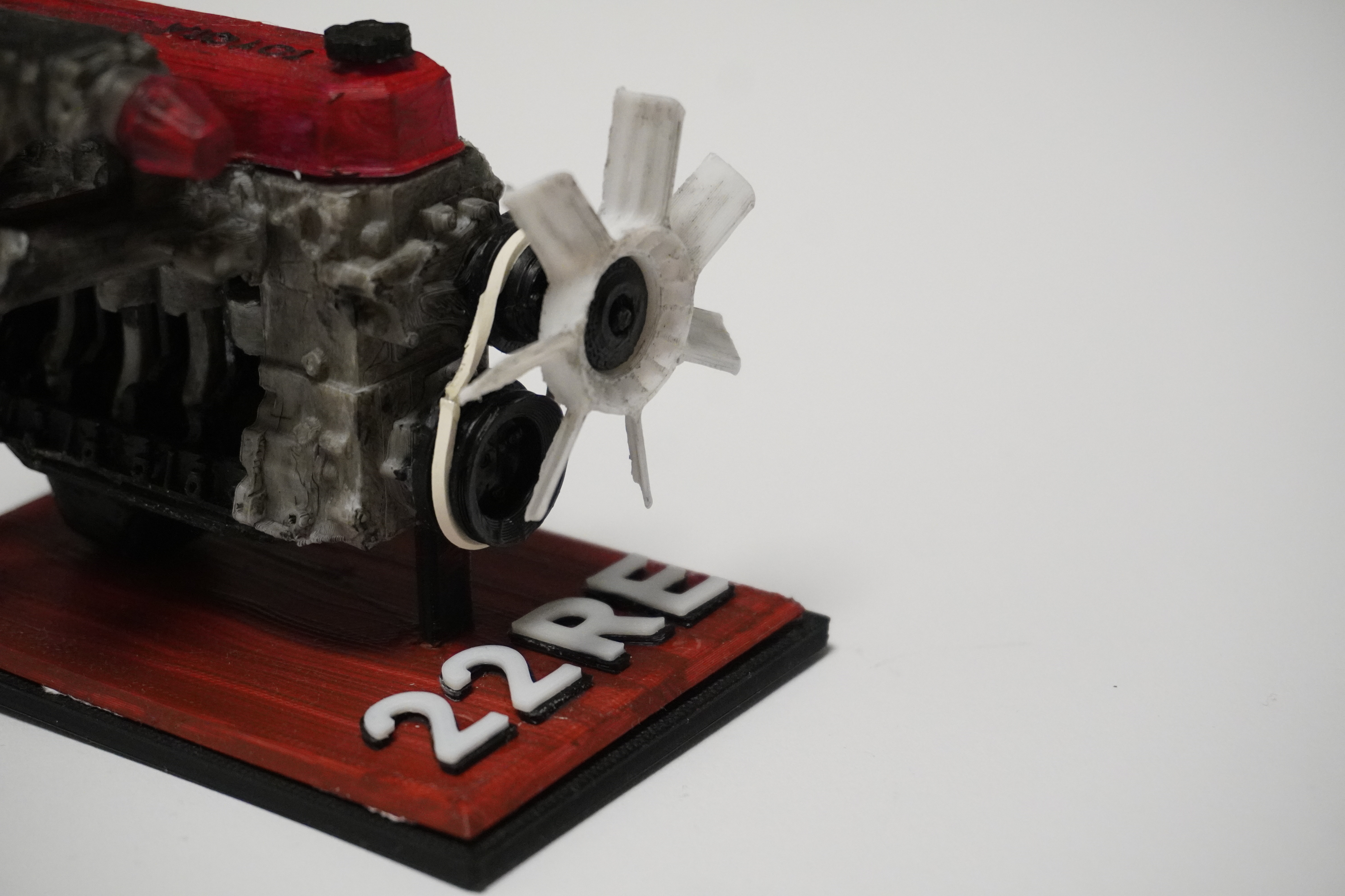 MINI Toyota 4 Cylinder Engine 22RE, Complete Working Model Mini Edition — miniatura 23