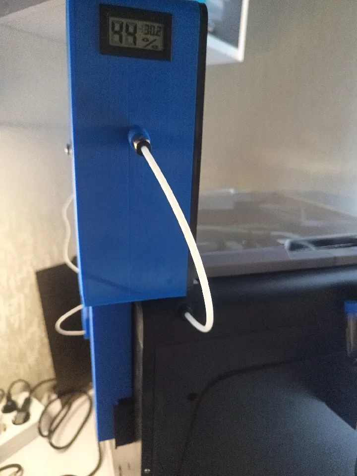 Filament box with dry system for Qidi Q1 Pro by lunar100com