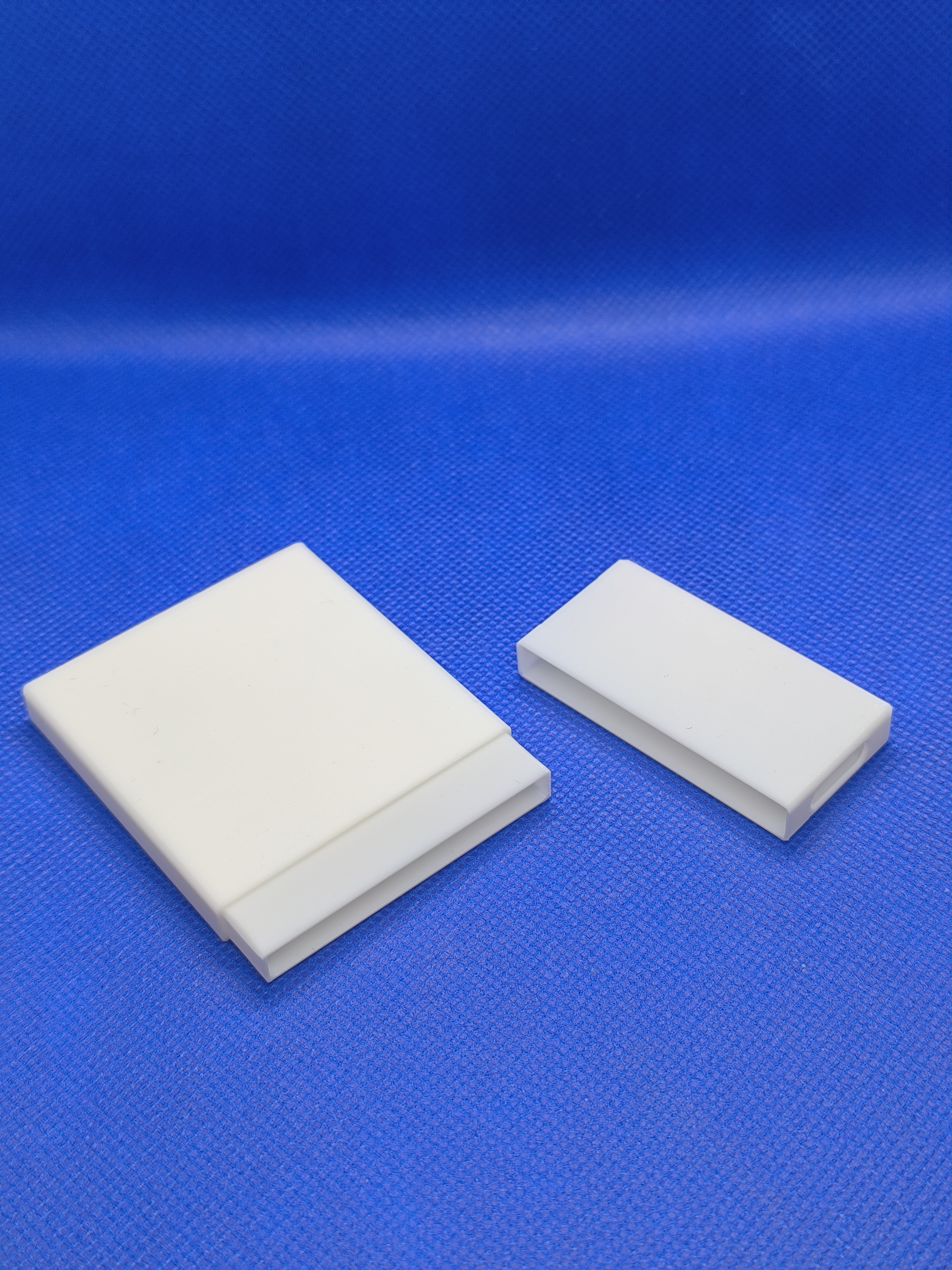 Cotton bud (cotton swab) travel holder