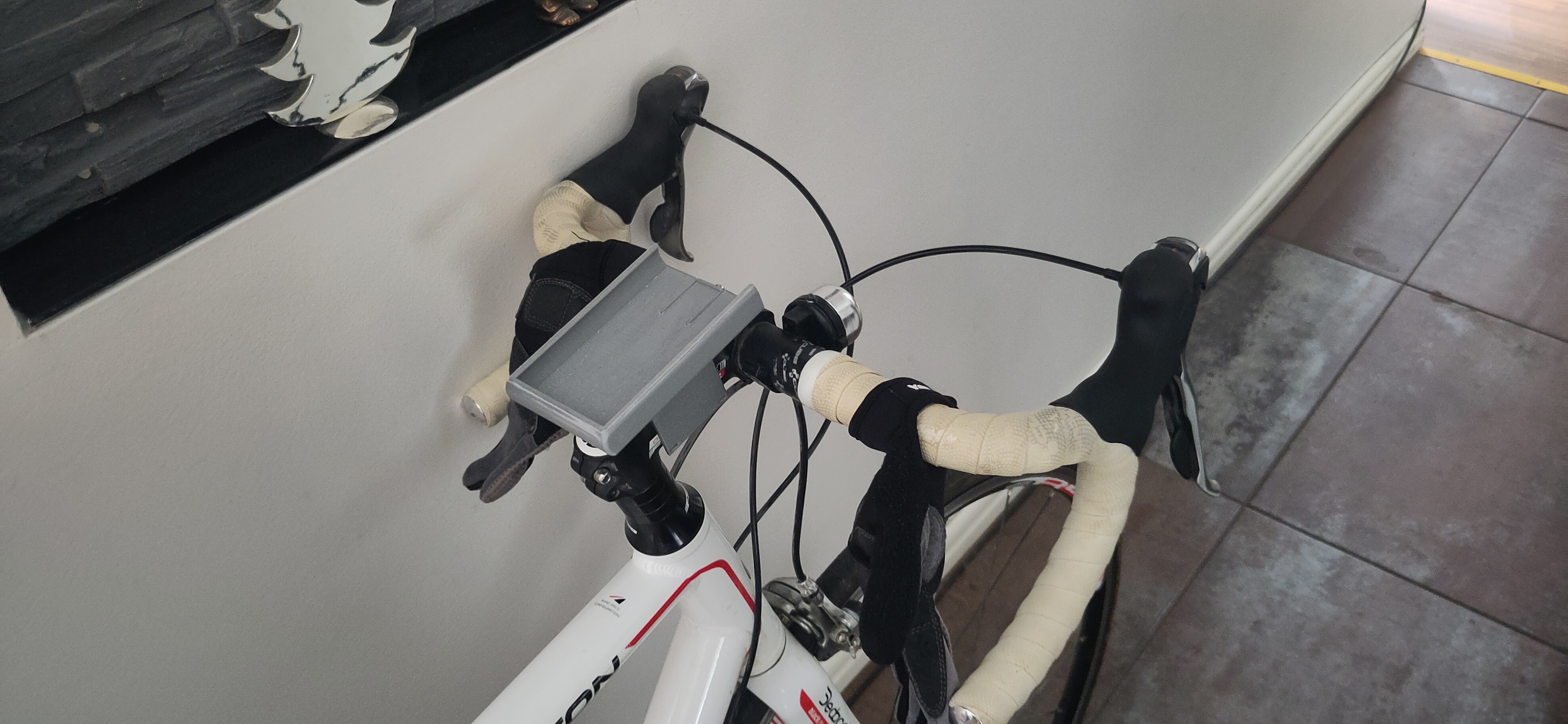 Fairphone 4 bike mount