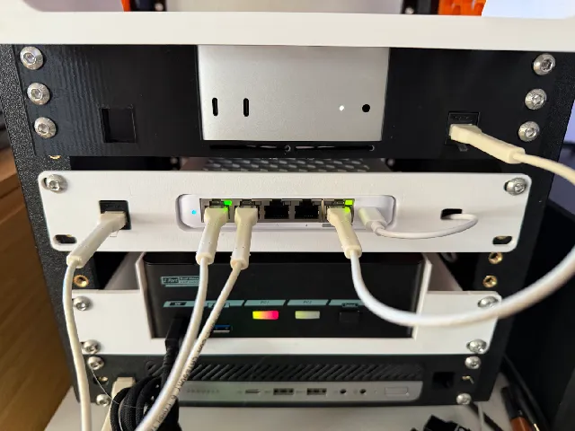 Ubiquiti Unifi USW-Flex-Mini 2.5G 5 10-inch rack mount remix with Keystone Jack, USB-C pass-through