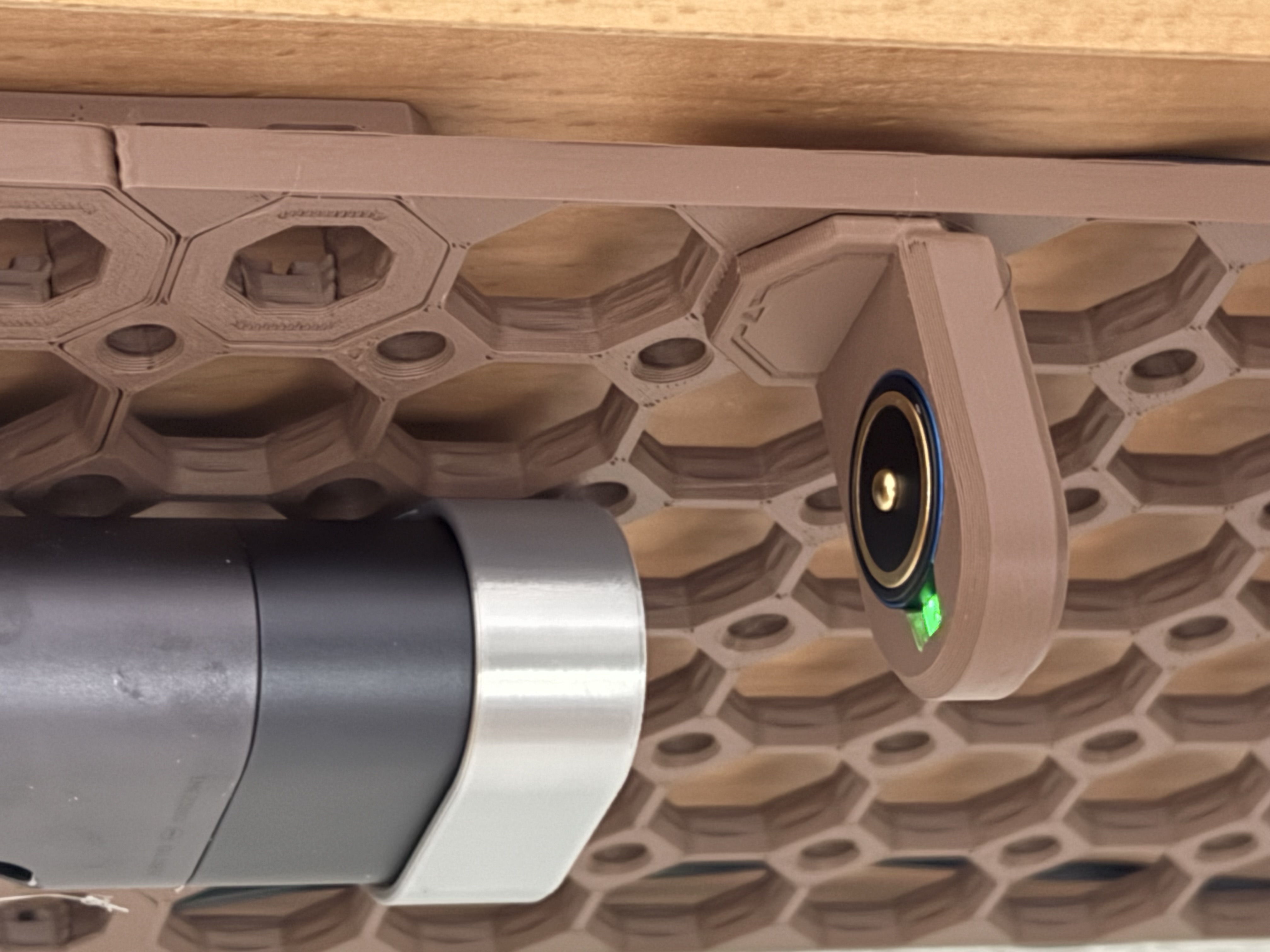 Olight Flashlight  Charger Stand für Multiboard