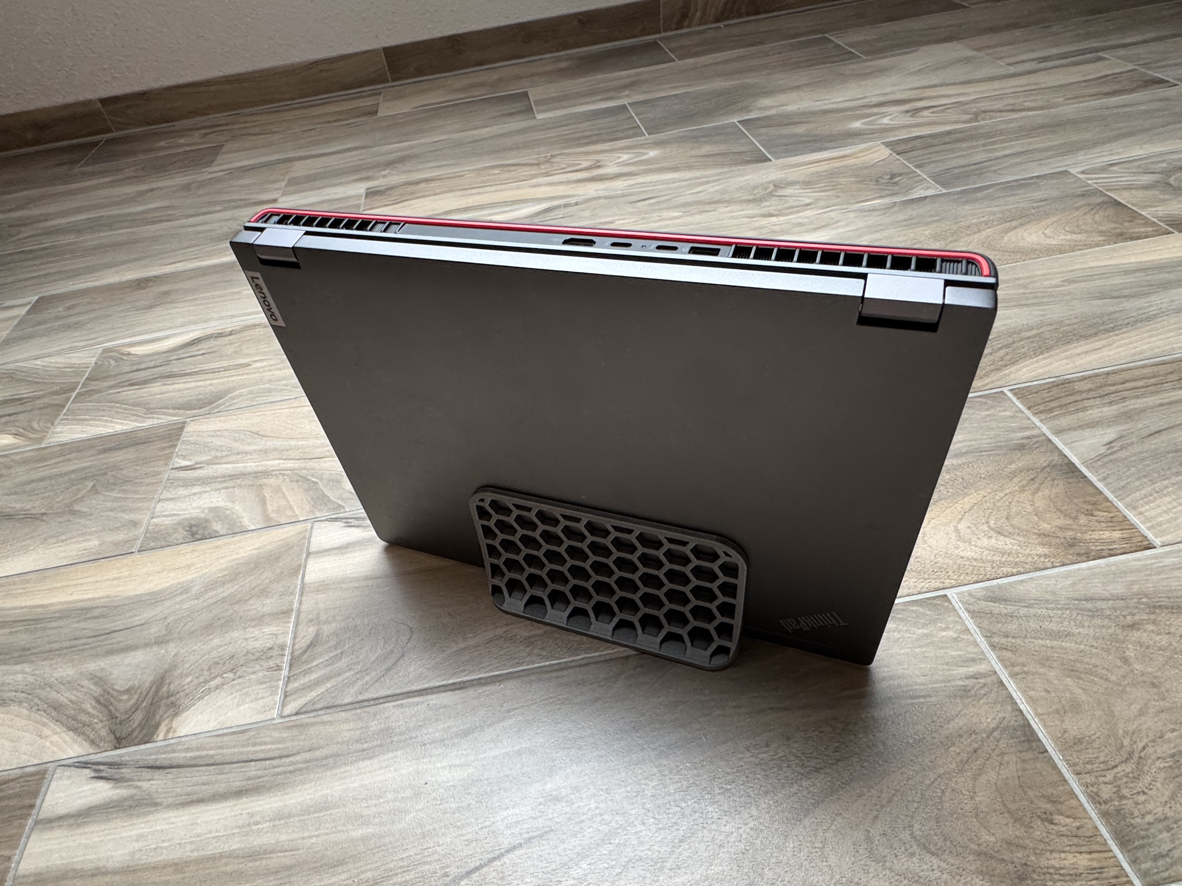 Lenovo P16 Gen2 Stand