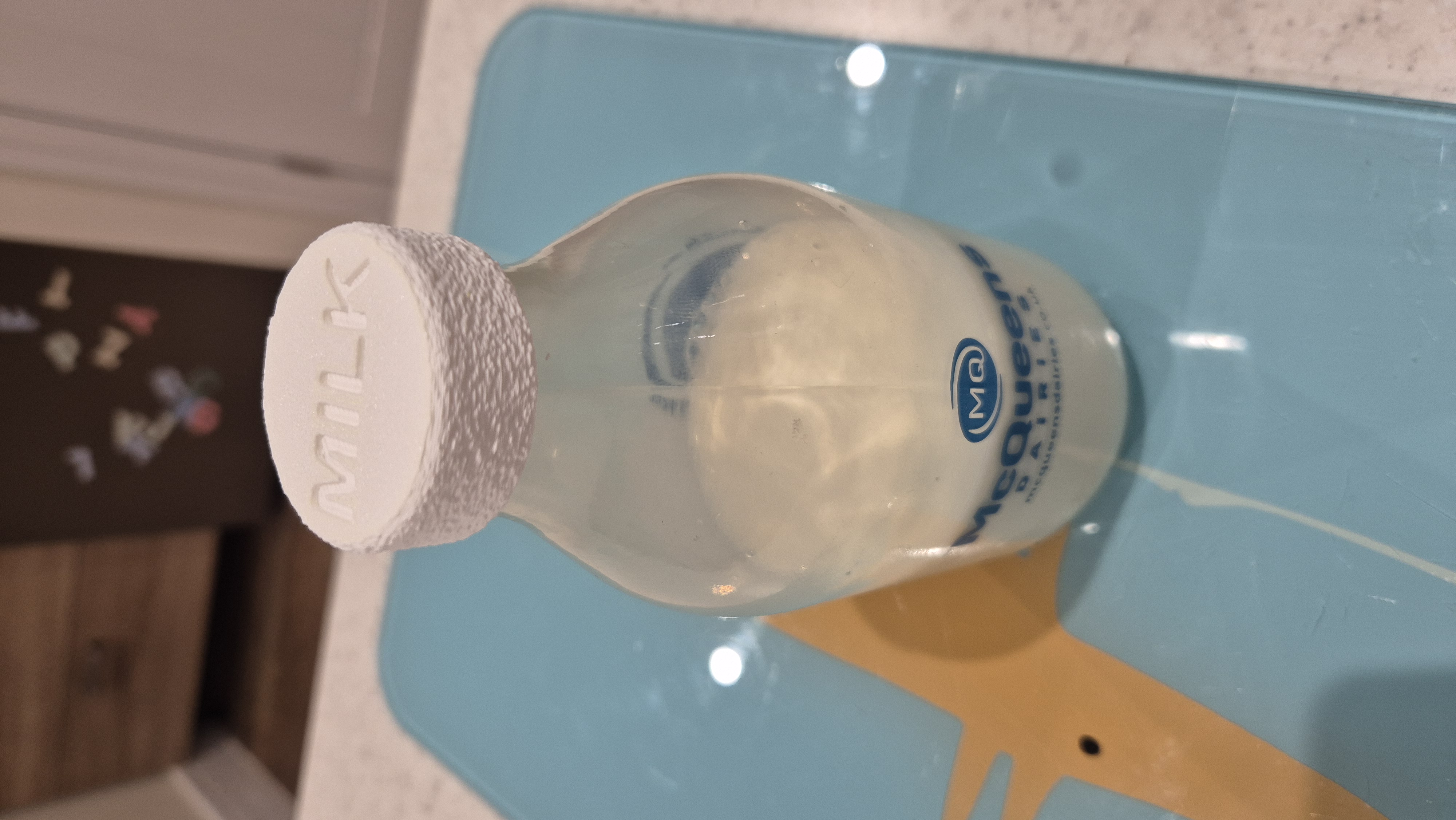 Milk bottle lid (Glass)