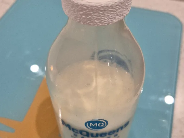 Milk bottle lid (Glass)