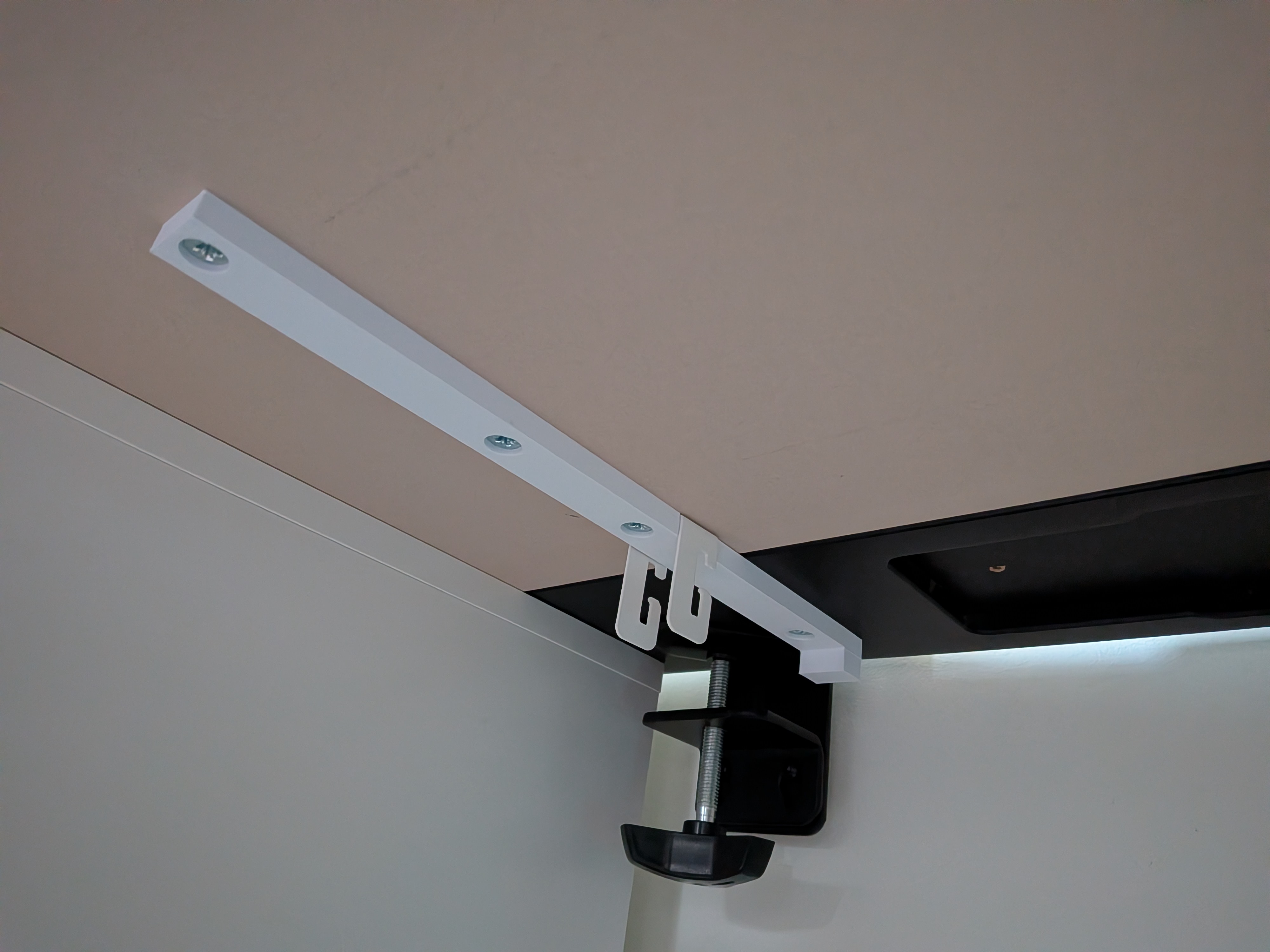 MITTZON plug-in module bracket