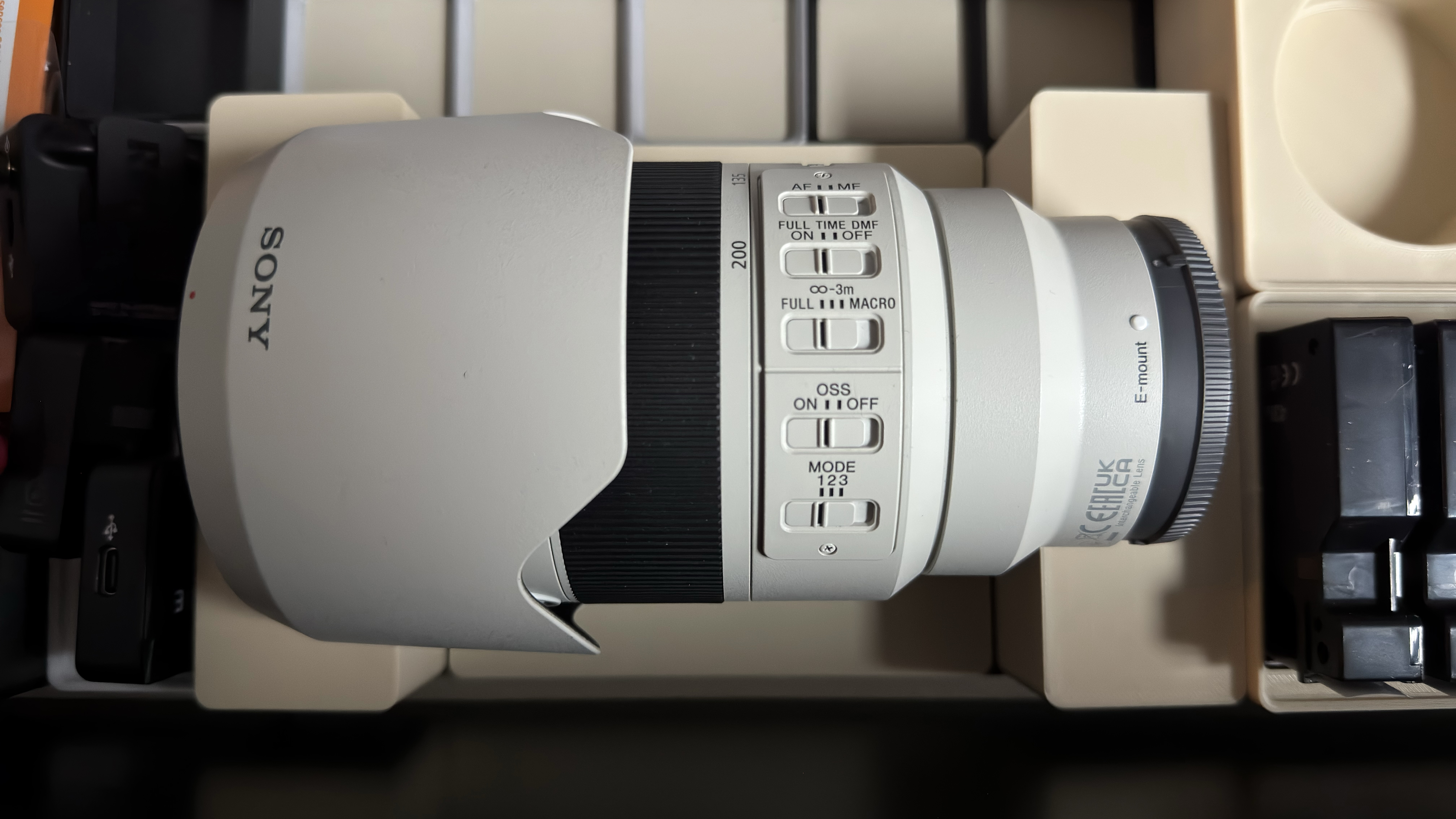 Gridfinity holder for Sony FE 4/70-200 G OSS II