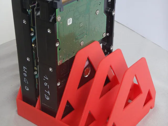 Ständer für Festplatten; 105x27 mm; stand for hard drives
