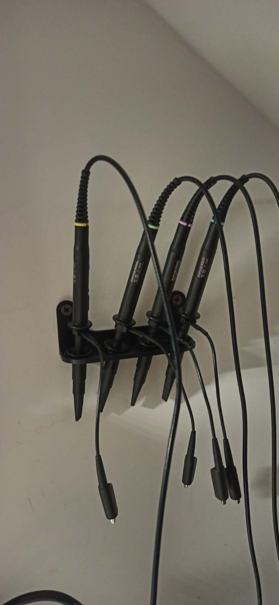 Oscilloscope probe holder