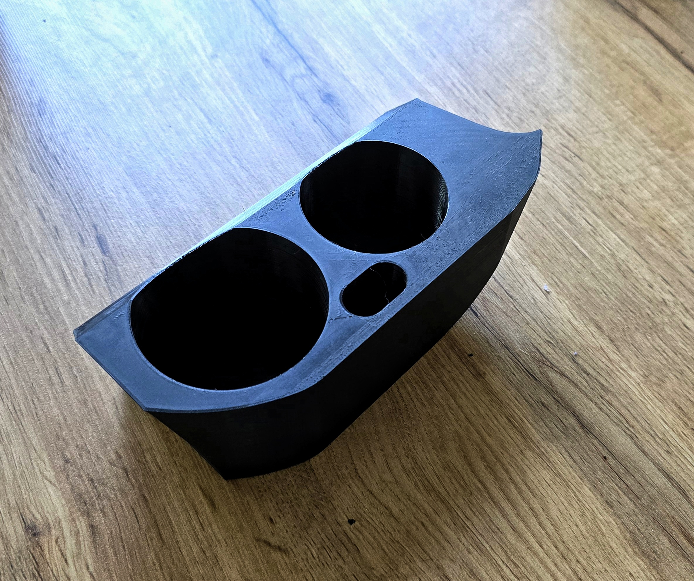 Skoda Octavia 1 cup holder for 1x500ml, 1x250ml + vape