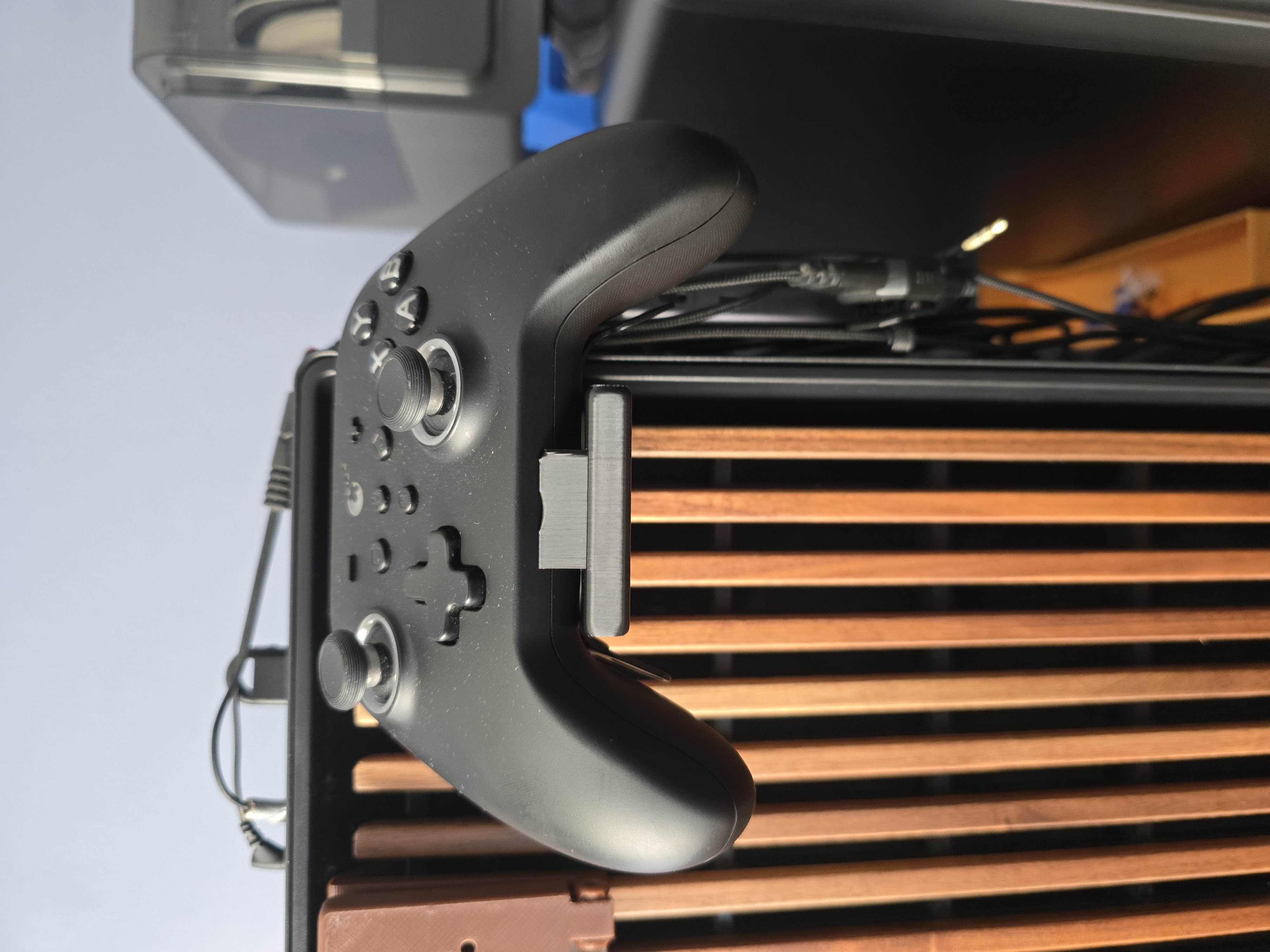 Fractal North Flip-Down Controller/Headphone Holder
