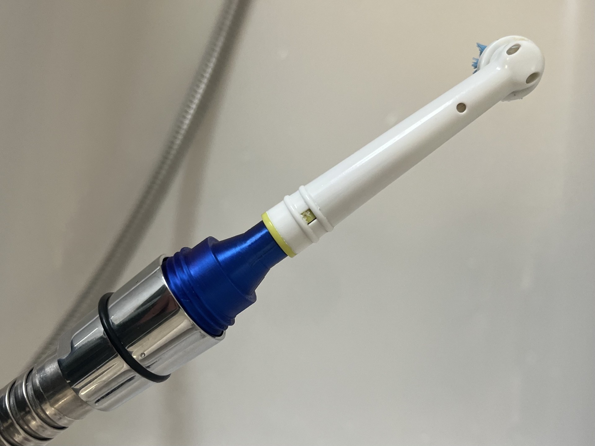 Oral-B Toothbrush Head Deep Cleaning Adapter (Shower Hose Attachment)