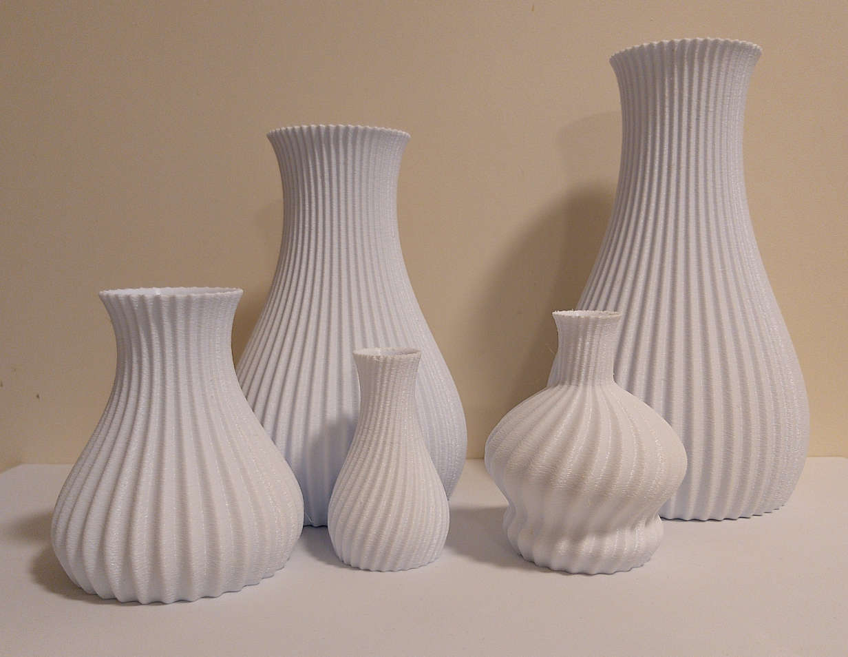 Miniatura 2 do modelo 3D Ribbed Vase