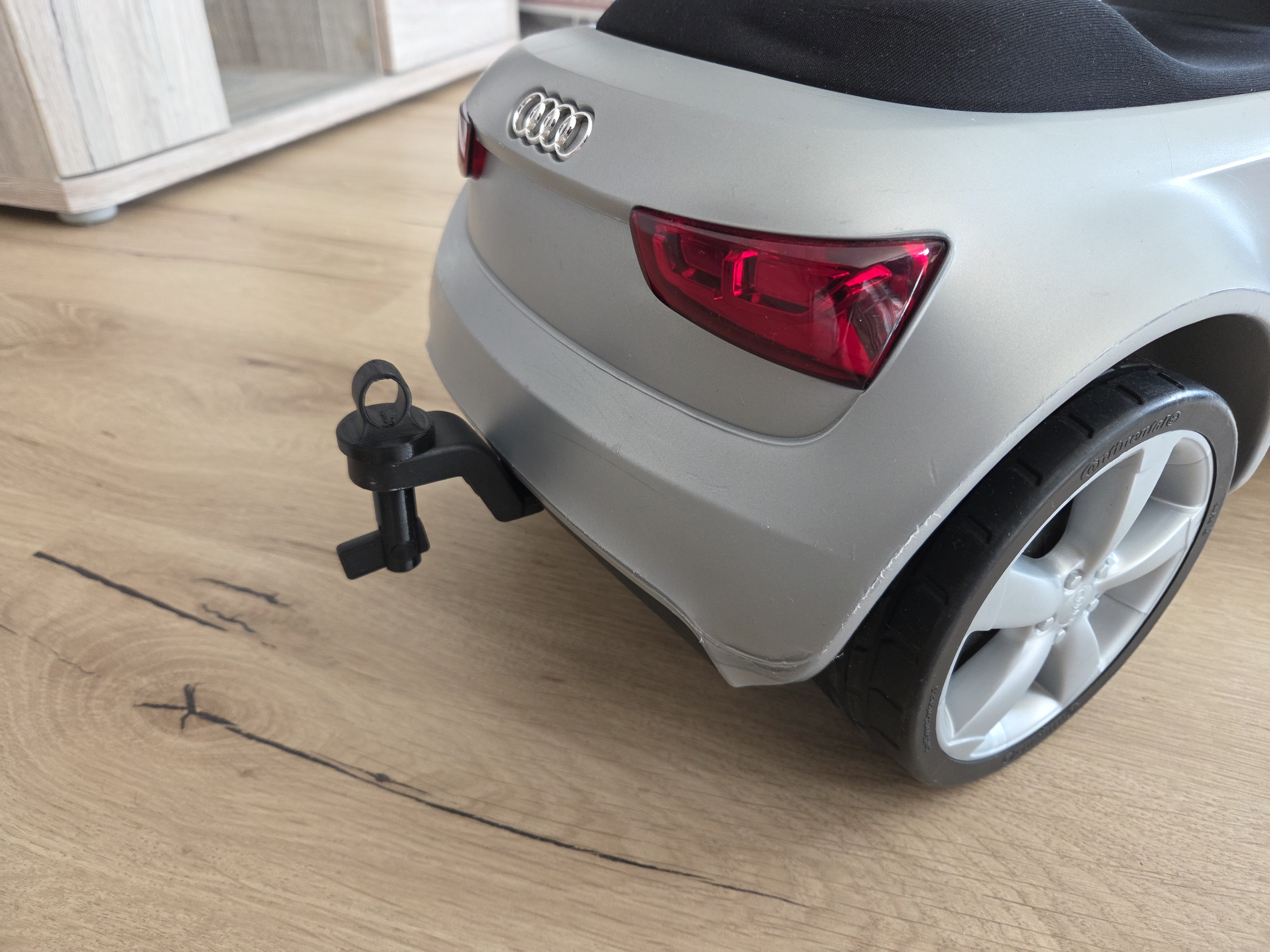 Audi Bobby Car Anhänger Steckbolzen