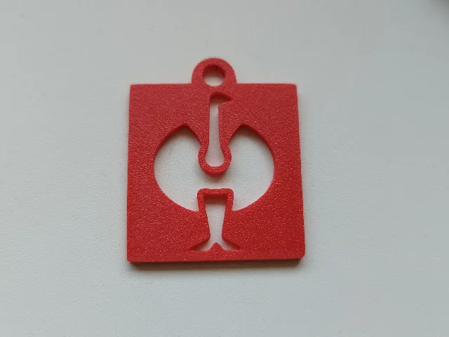 Přívěsek na klíče logo Strauss
