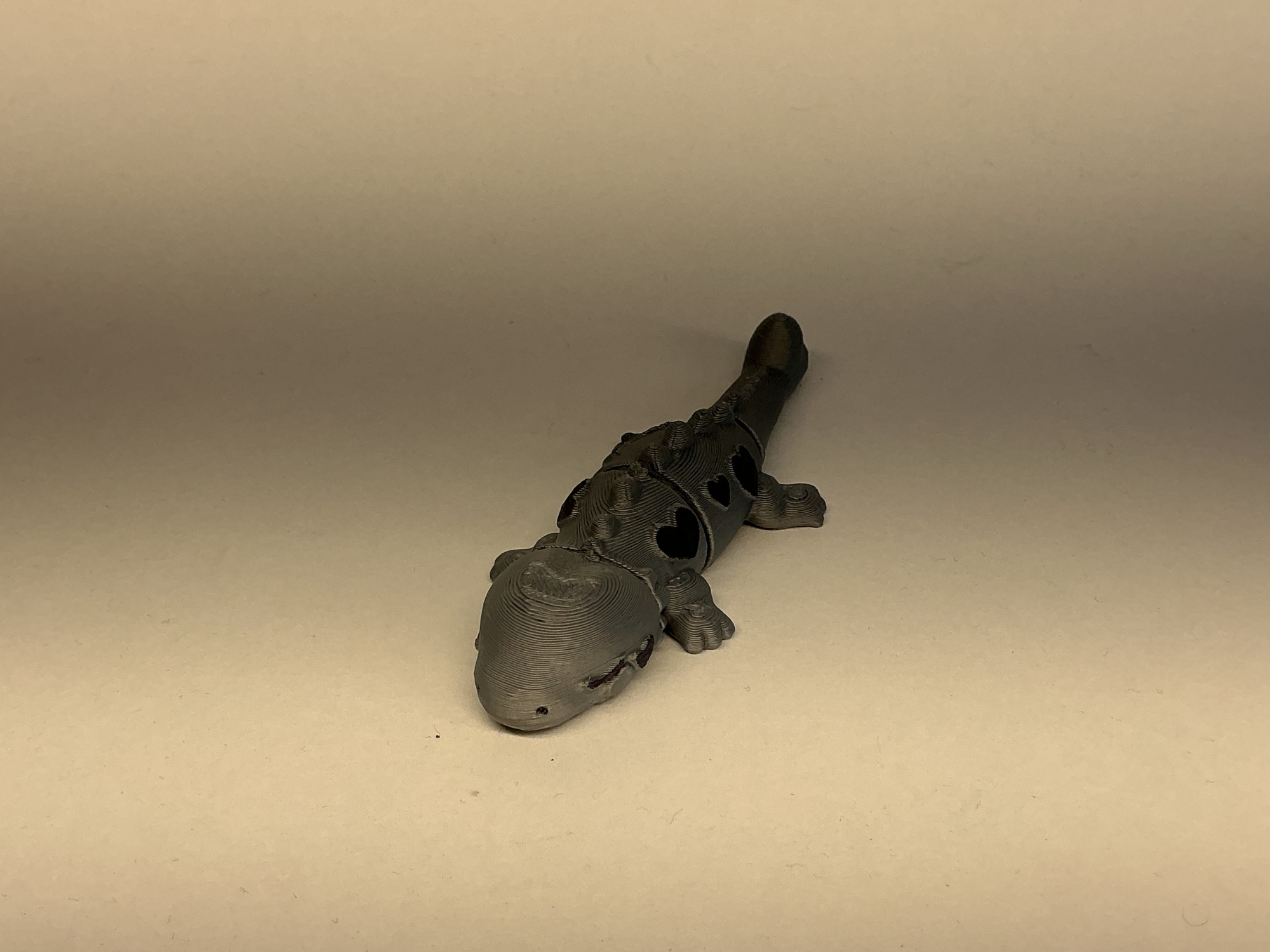 Articulated Valentine Lizard – Flexible Heart Creature — thumbnail 3