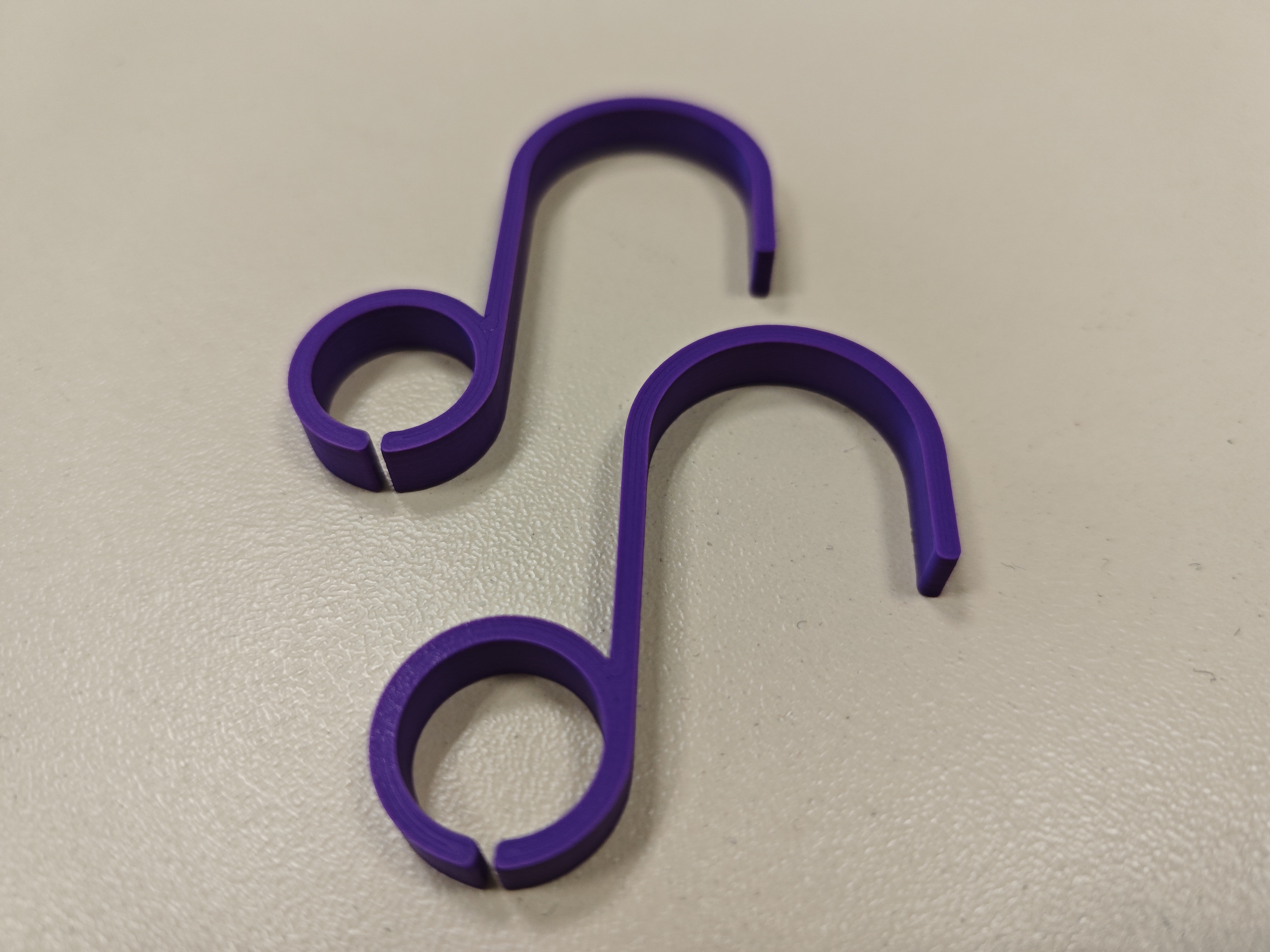 Household gloves hanger