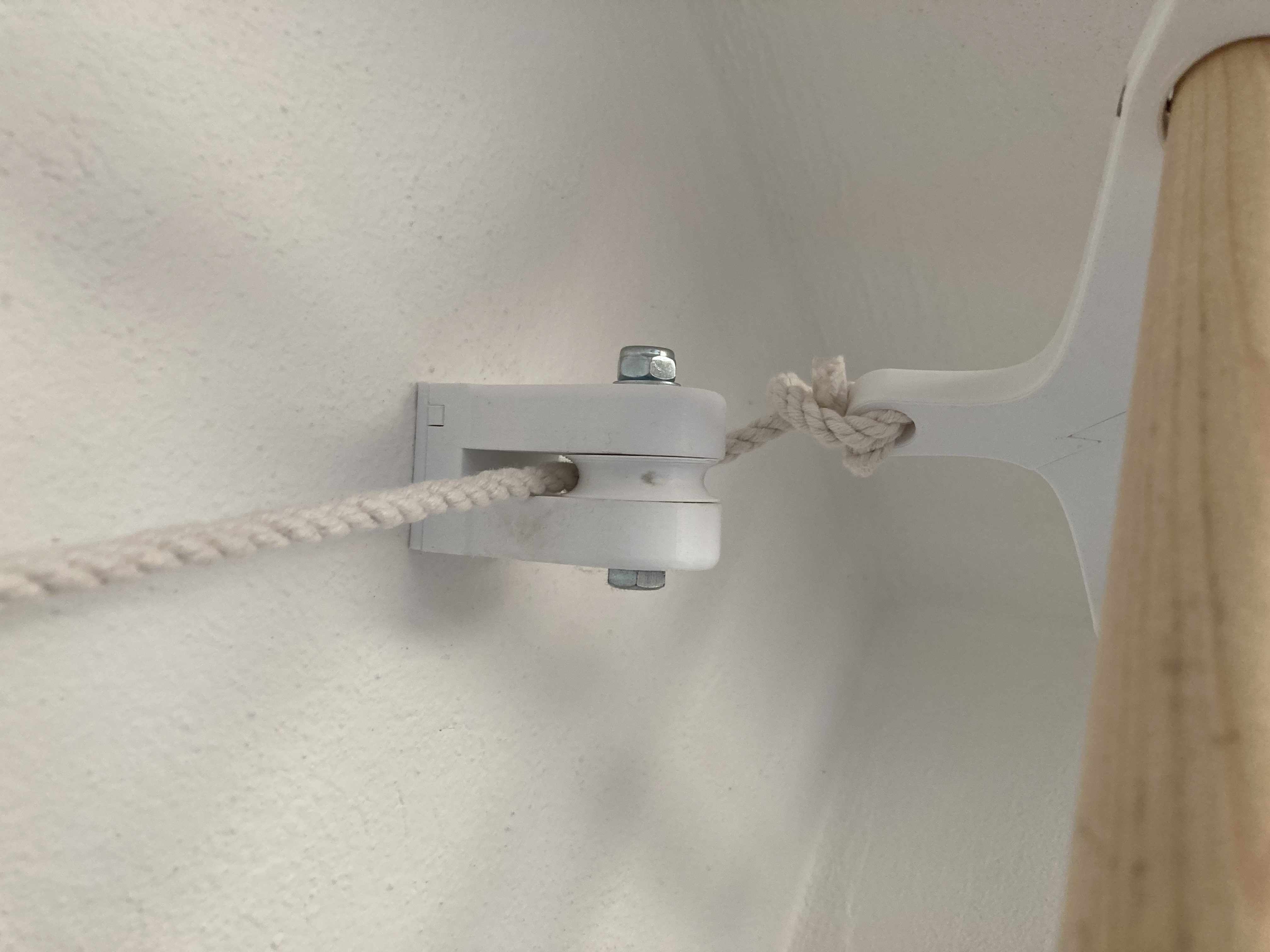 Ceiling hanging airer — thumbnail 4