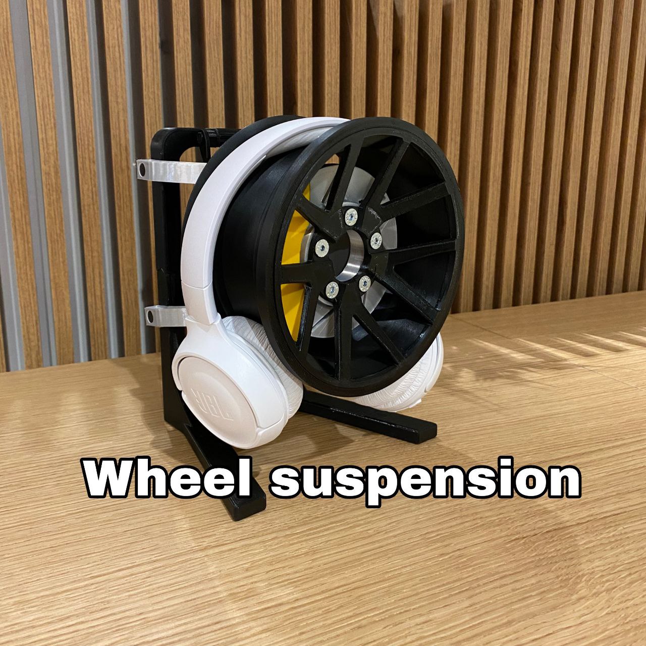 Wheel headphone stand