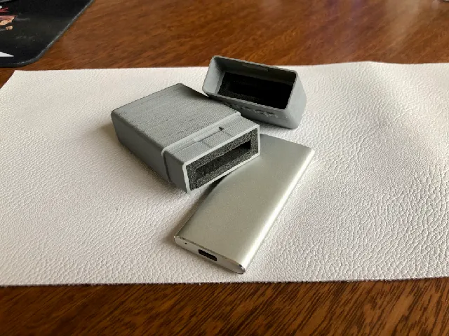 Simple box with snap lid