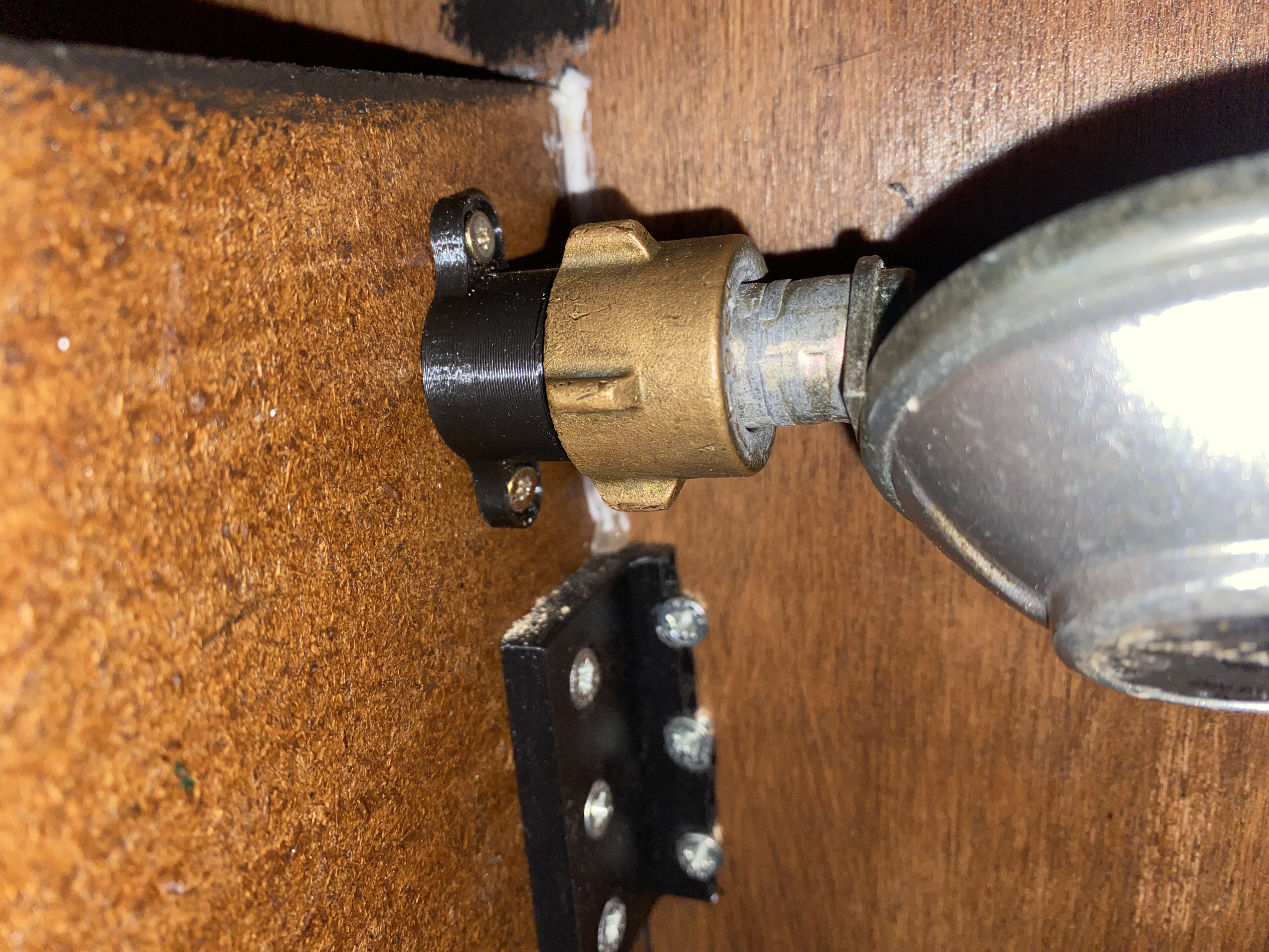 gas cooker hose wall mount