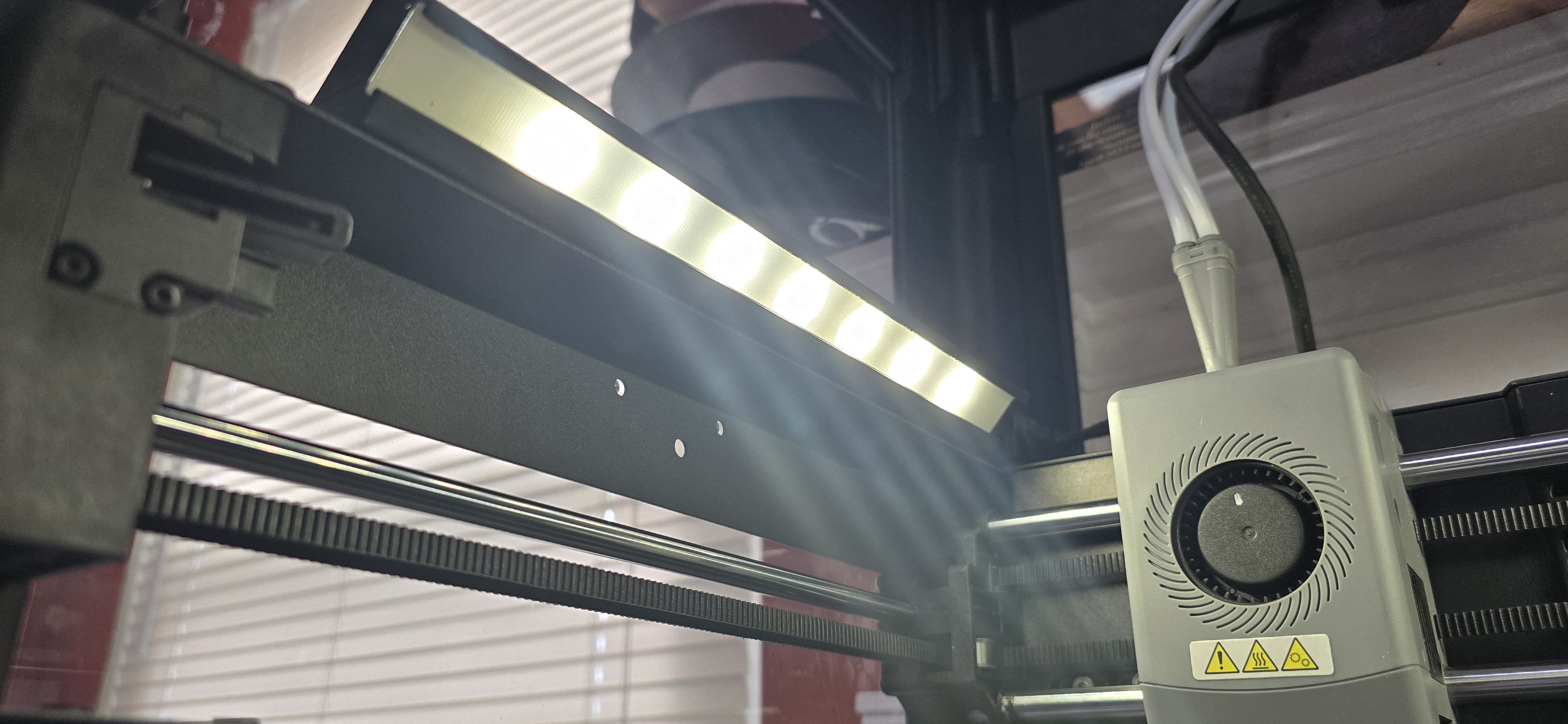 Magnetic LED Holder with Diffuser
