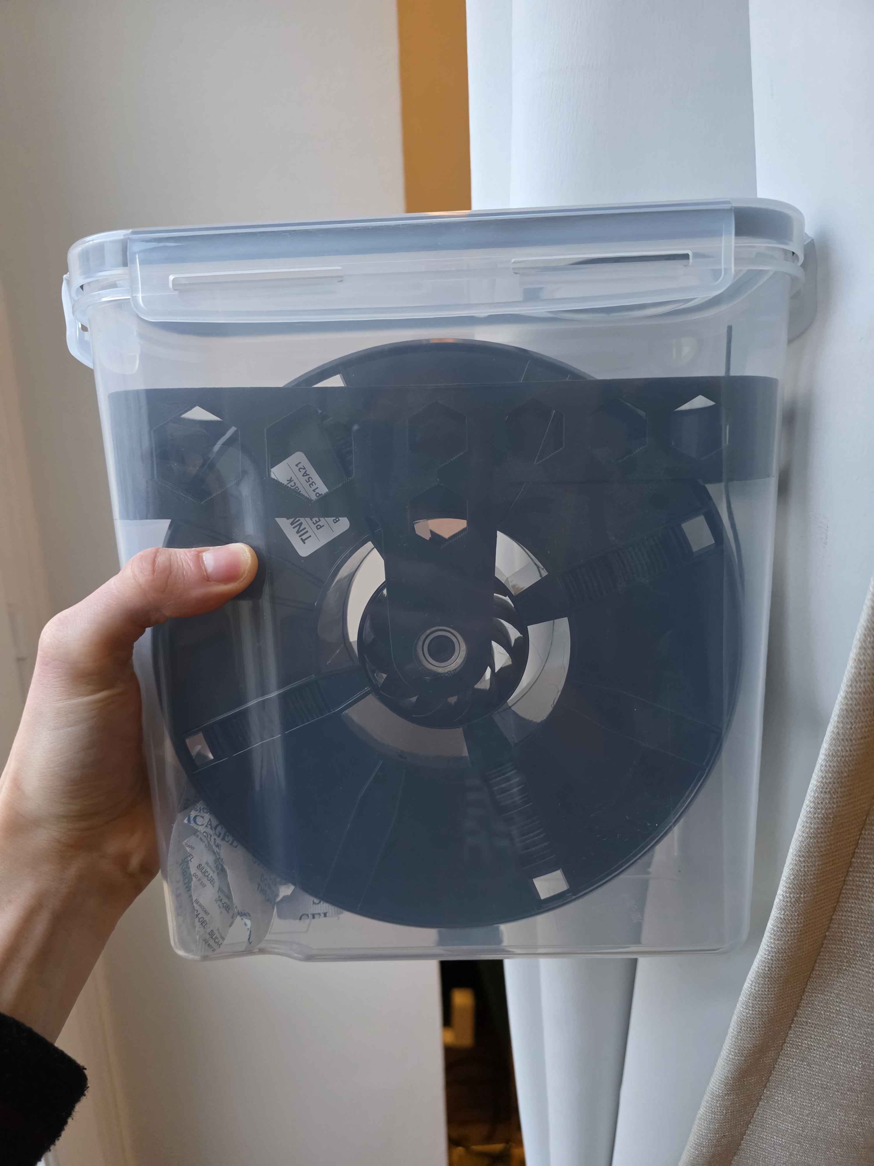 Cereal Box Filament Holder, with Hygrometer and built-in Filament Clip
