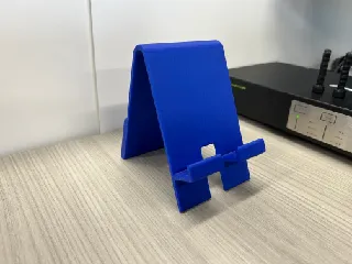 Simple Phone Stand (iphone + otterbox)