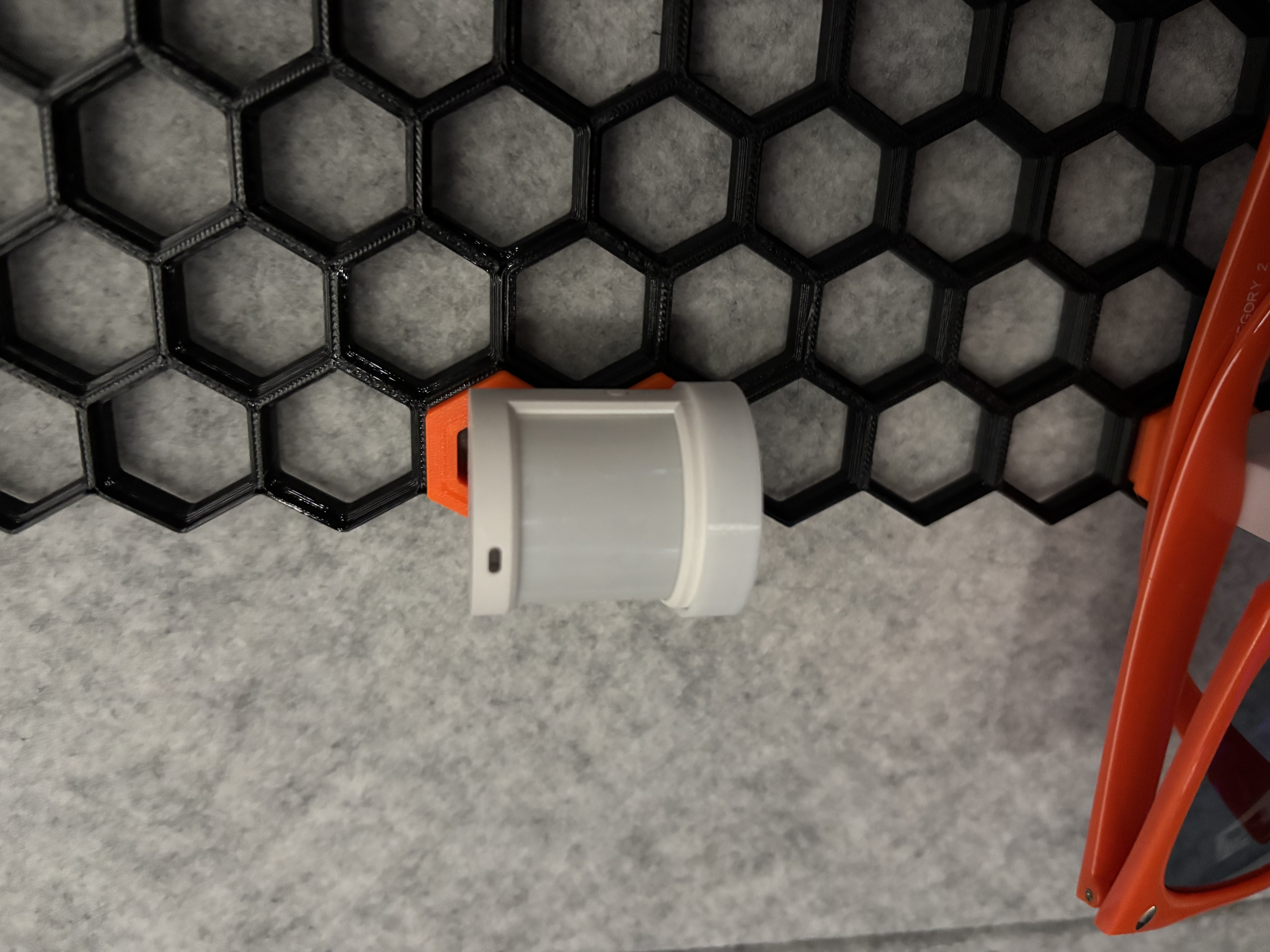 HSW - Aqara Motion Sensor for honeycomb storage wall