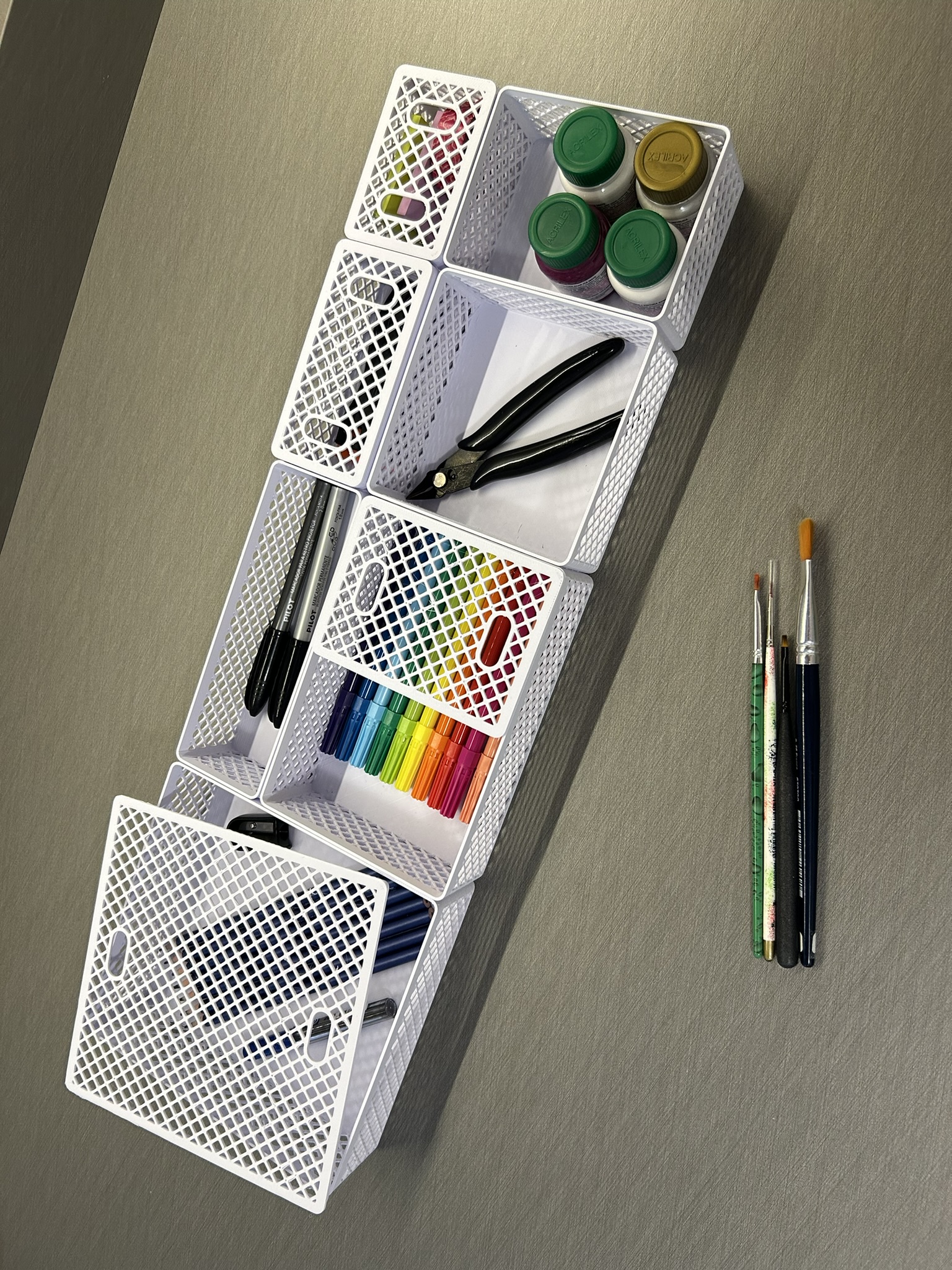 Modular openwork storage basket kit with lid