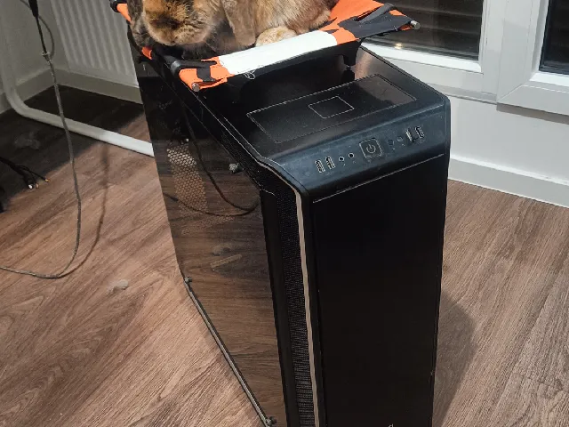 Cat Bed PC Topper for qube 540