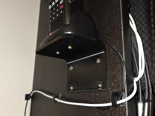 Yaesu FTA-850 Radio Charger Wall Bracket