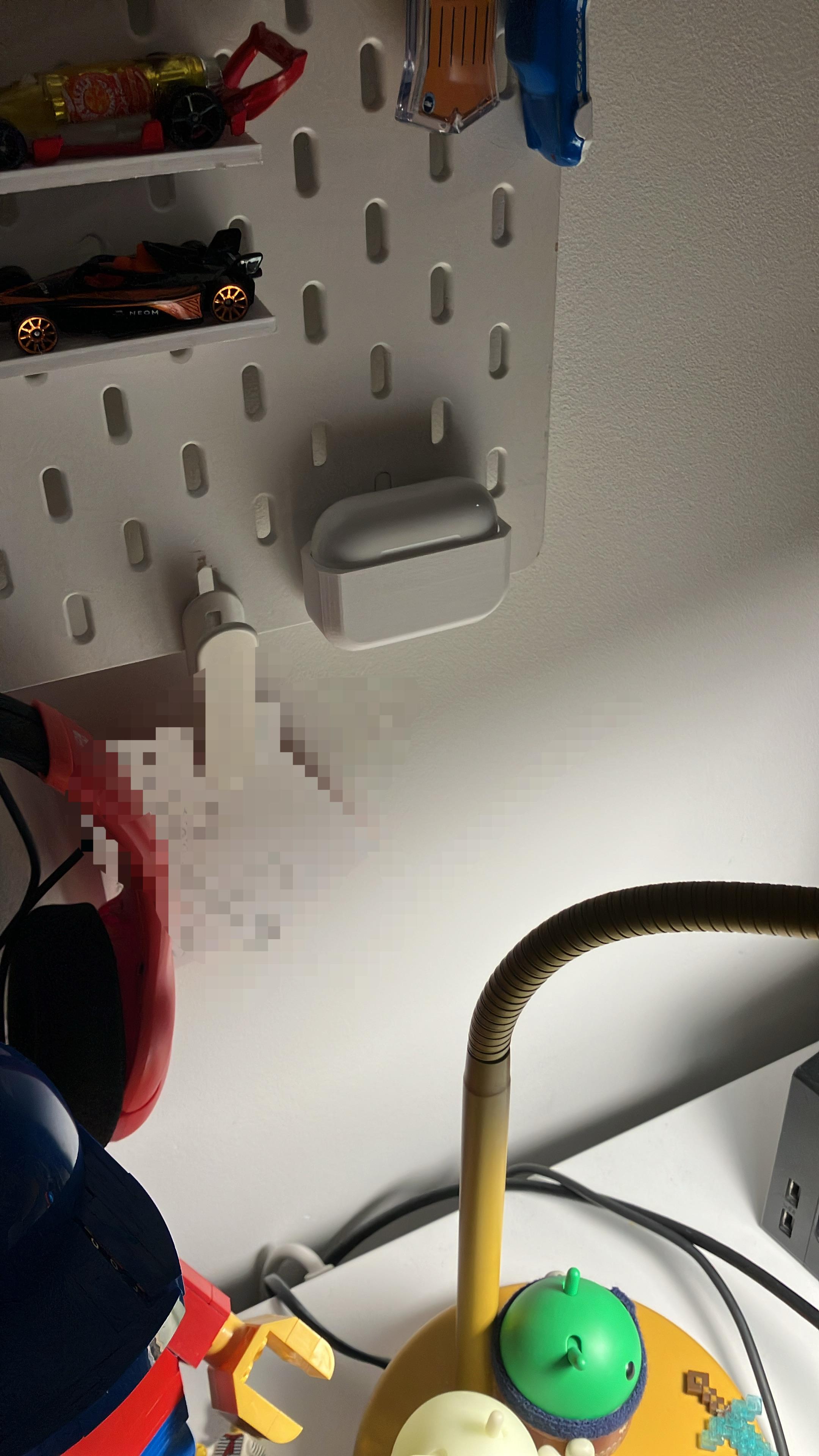AirPods Pro 3 Skadis Mount
