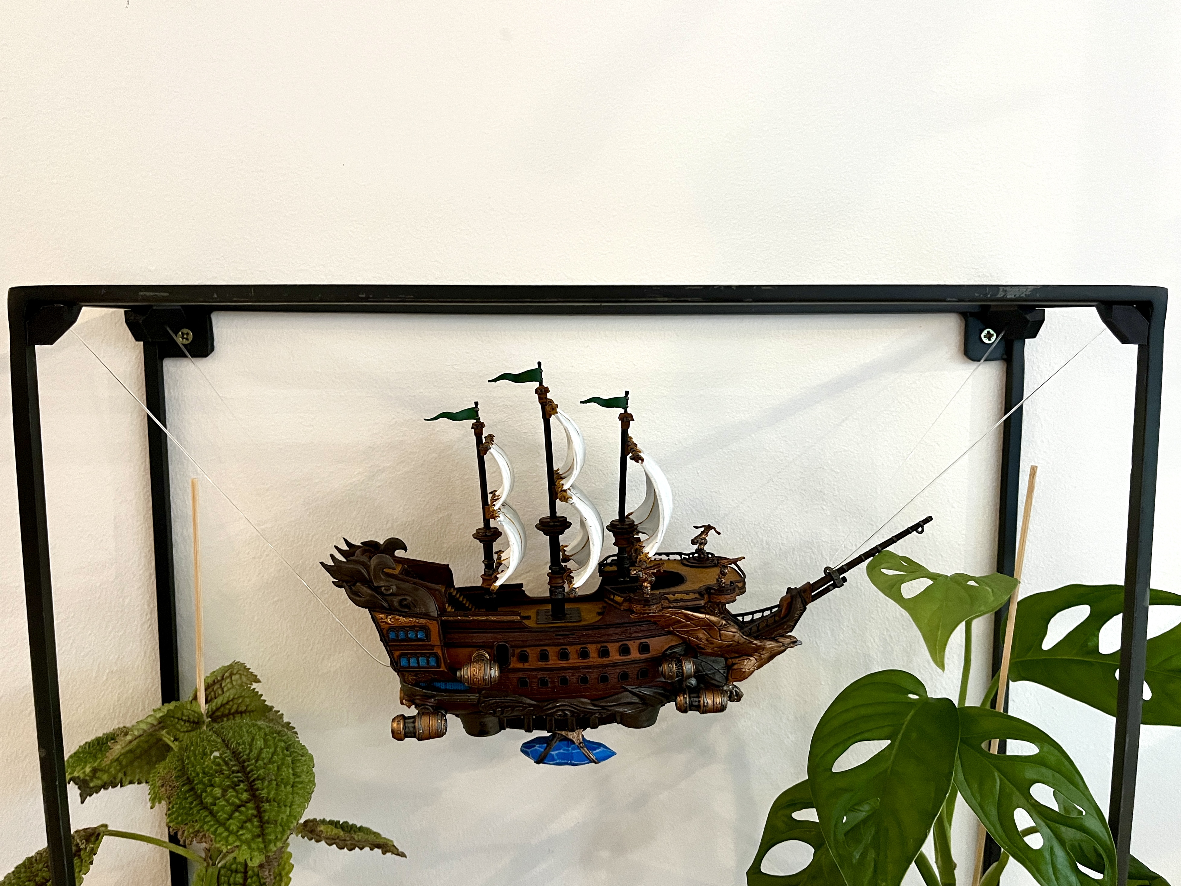 Magnetic Corner Pieces for Floating Displays – Fits IKEA Lindåsen and Similar Metal Frames