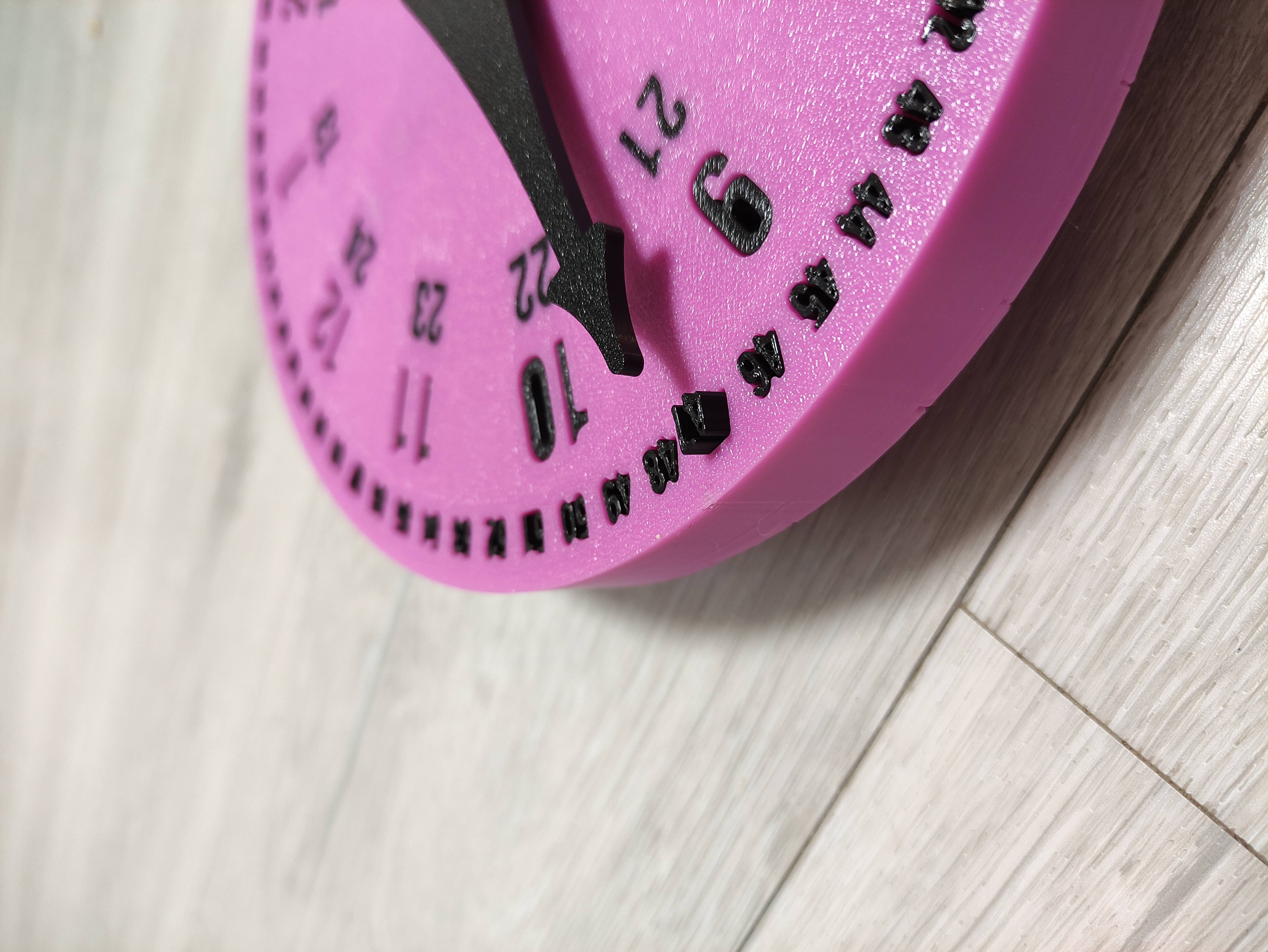 Miniatura 5 do modelo 3D Teaching clock with lifting numbers