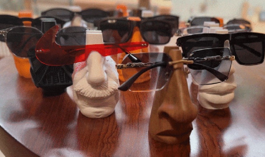 Glasses Holder Bust Collection - Famous Edition