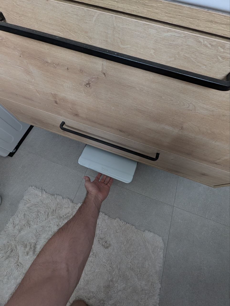 Under cabinet bathroom scale holder — miniatura 3