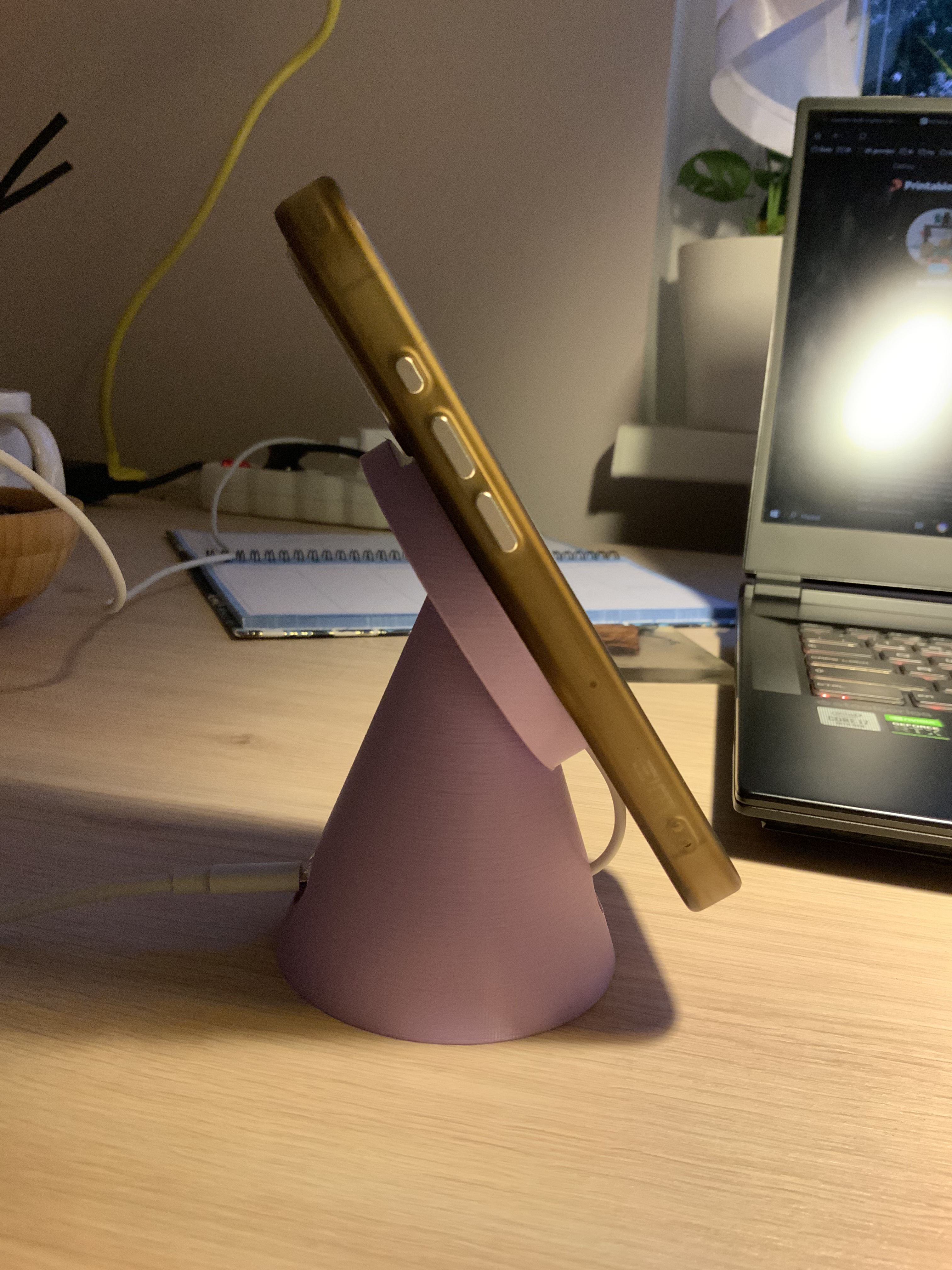 Wireless charger for huge camera iPhones — miniatura 5